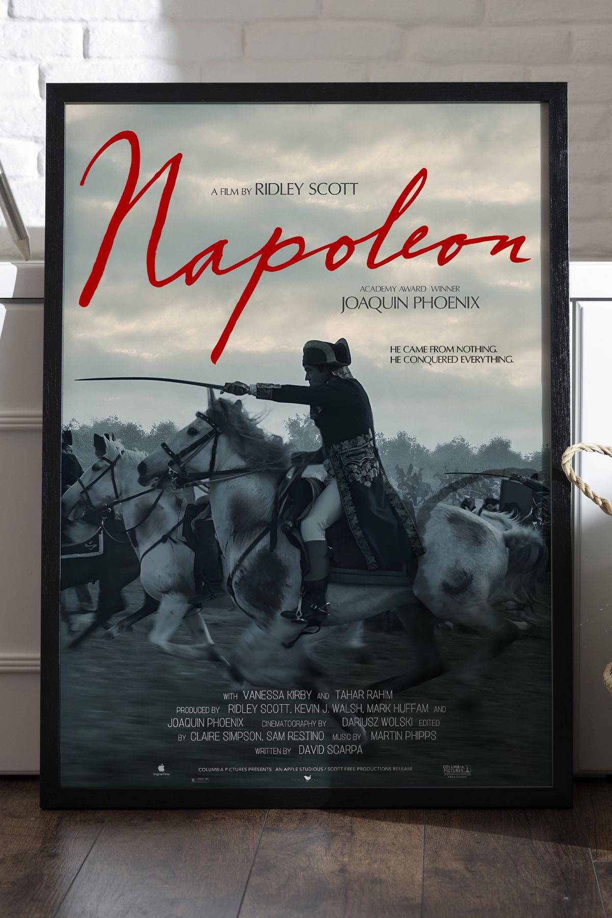 Duvarda Napolyon Siyah Ahşap Çerçeveli Film Duvar Tablosu