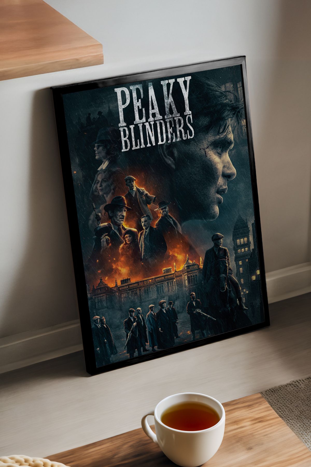 Duvarda Peaky Blinders Siyah Ahşap Çerçeveli Dizi Duvar Tablosu