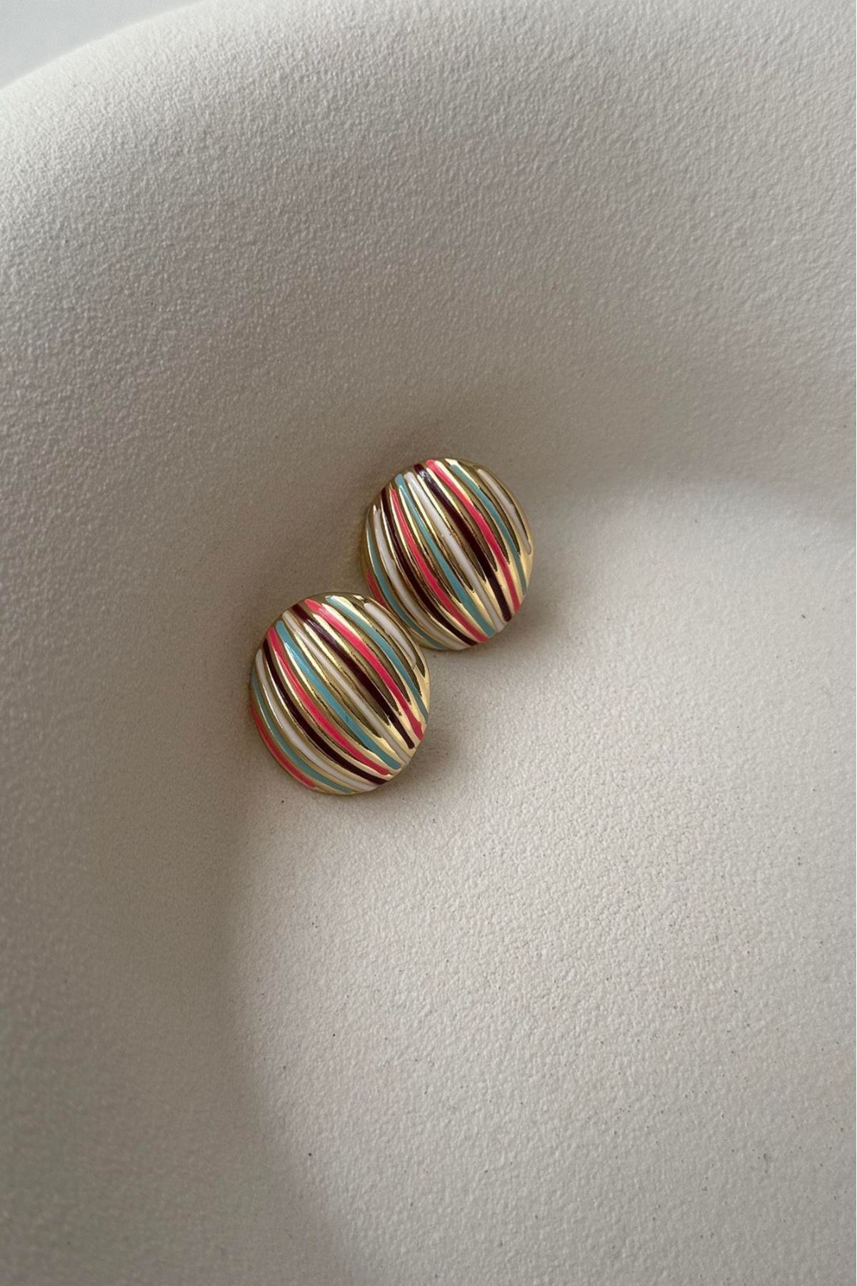 Orvix Accessories ÇİZGİ MİNELİ RENKLİ ÇELİK KADIN KÜPE YAZLIK KÜPE ABİYE KÜPE VİNTAGE KÜPE ANNE KÜPE