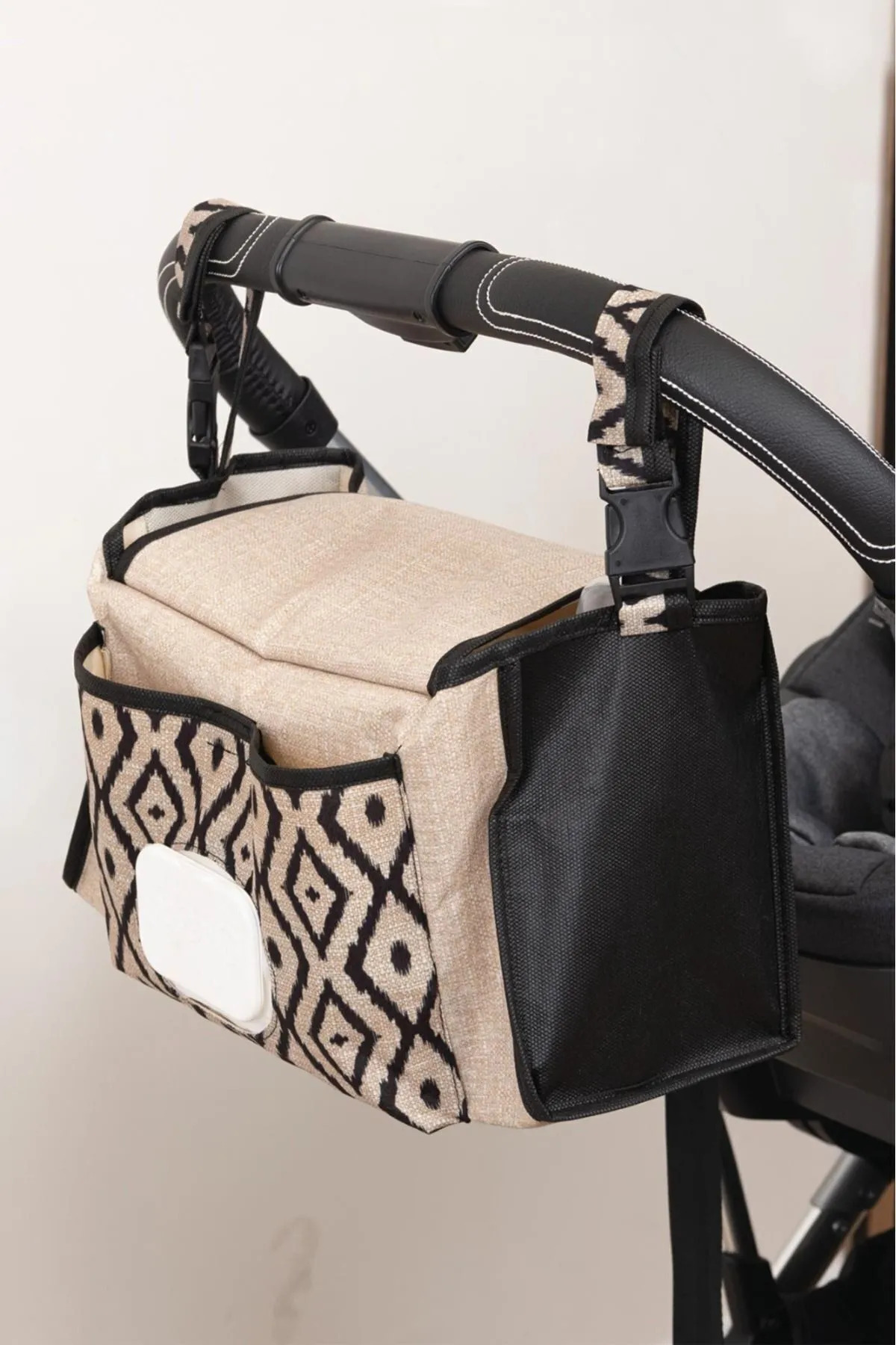 İNKOHA Desenli Bebek Arabası Çantası | Siyah-Bej Organizer | Tüm Bebek Arabalarıyla Uyumlu fotoğrafı 2 (önizleme)