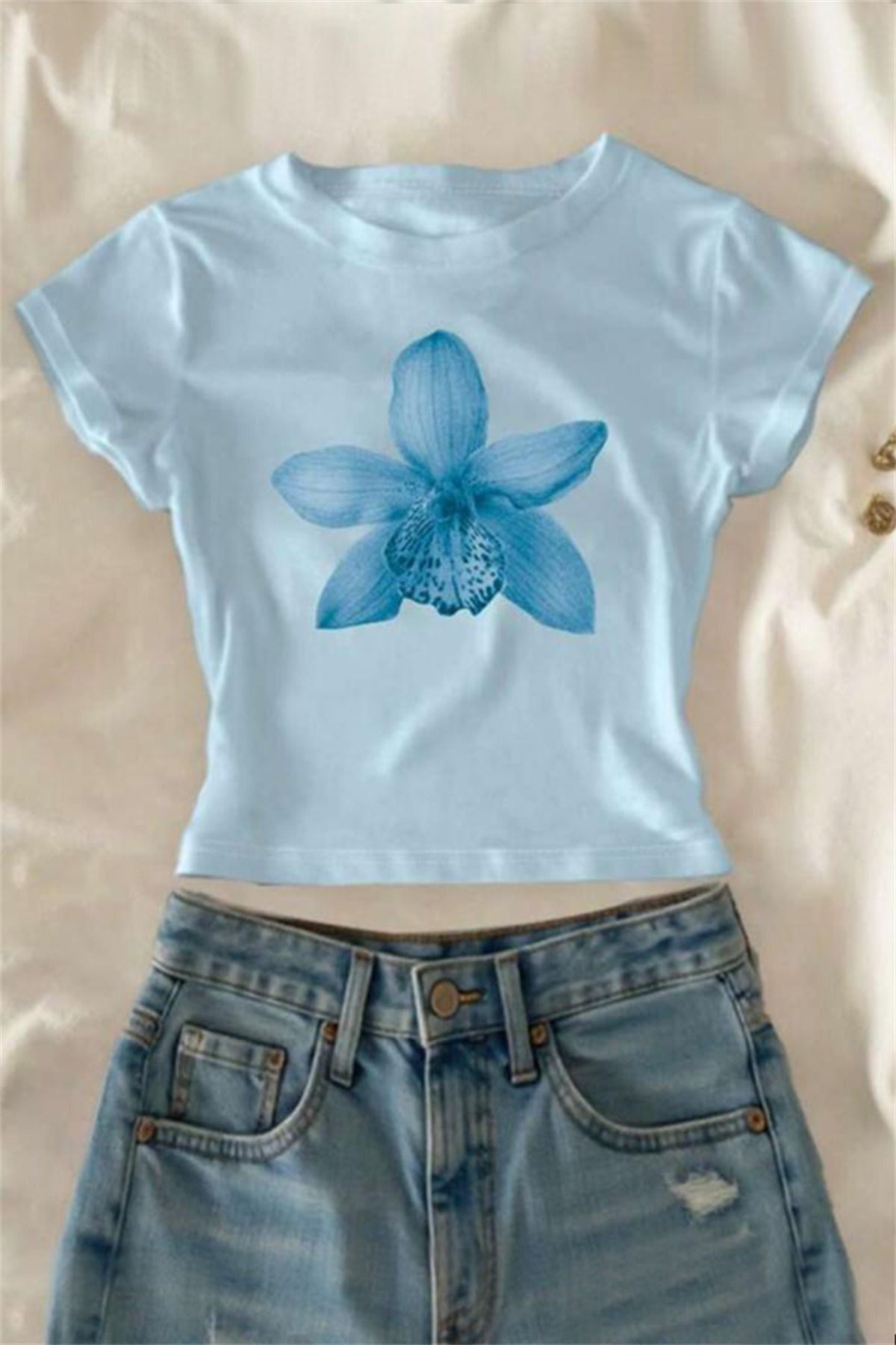 Karakedi Mavi Lily Flower Y2K Kısa Kollu Crop