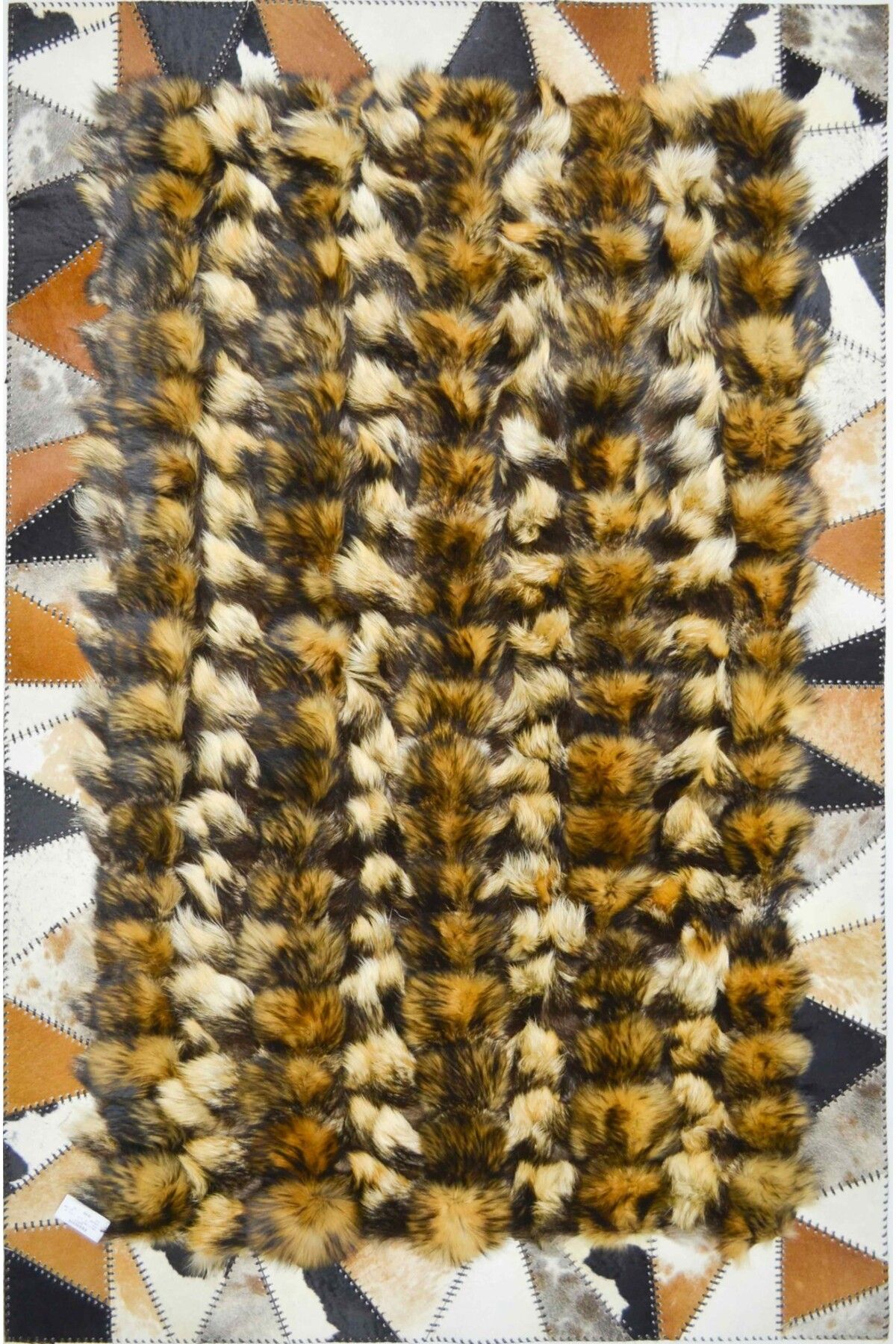 Handmade Taba, Siyah ve Beyaz Renk Deri ve Kürklü Toscana Halı 120x180 cm (2,16 m²)