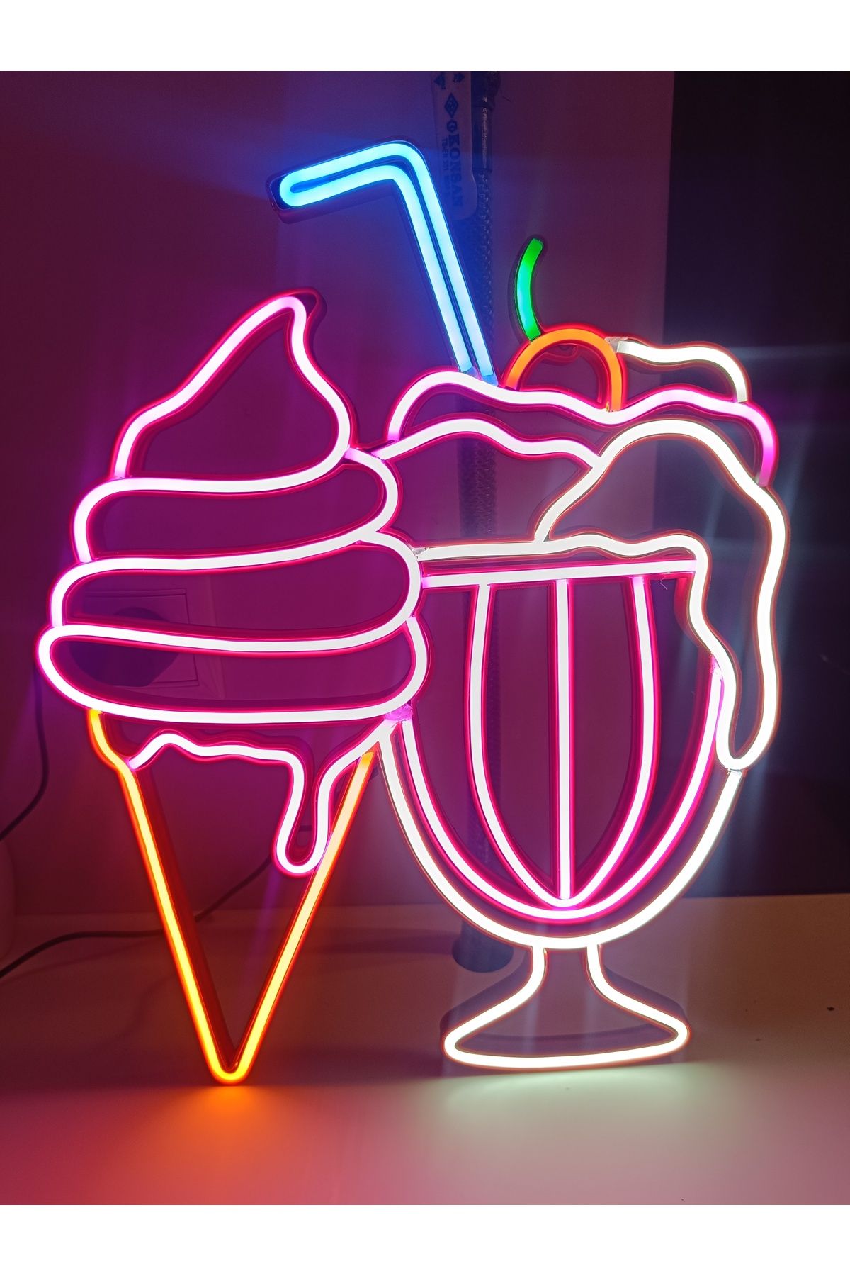 KAMER NEON LED IŞIKLI DONDURMA KOKTEYL