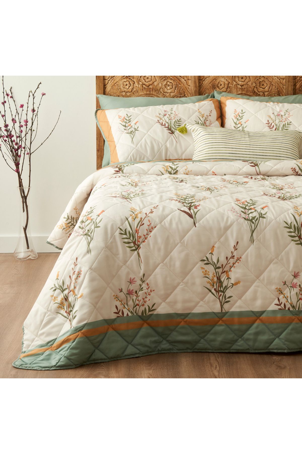 Bella Maison Flores Kapitoneli Çok Amaçlı Çift Kişilik Yatak Örtüsü Seti (240x220 cm)