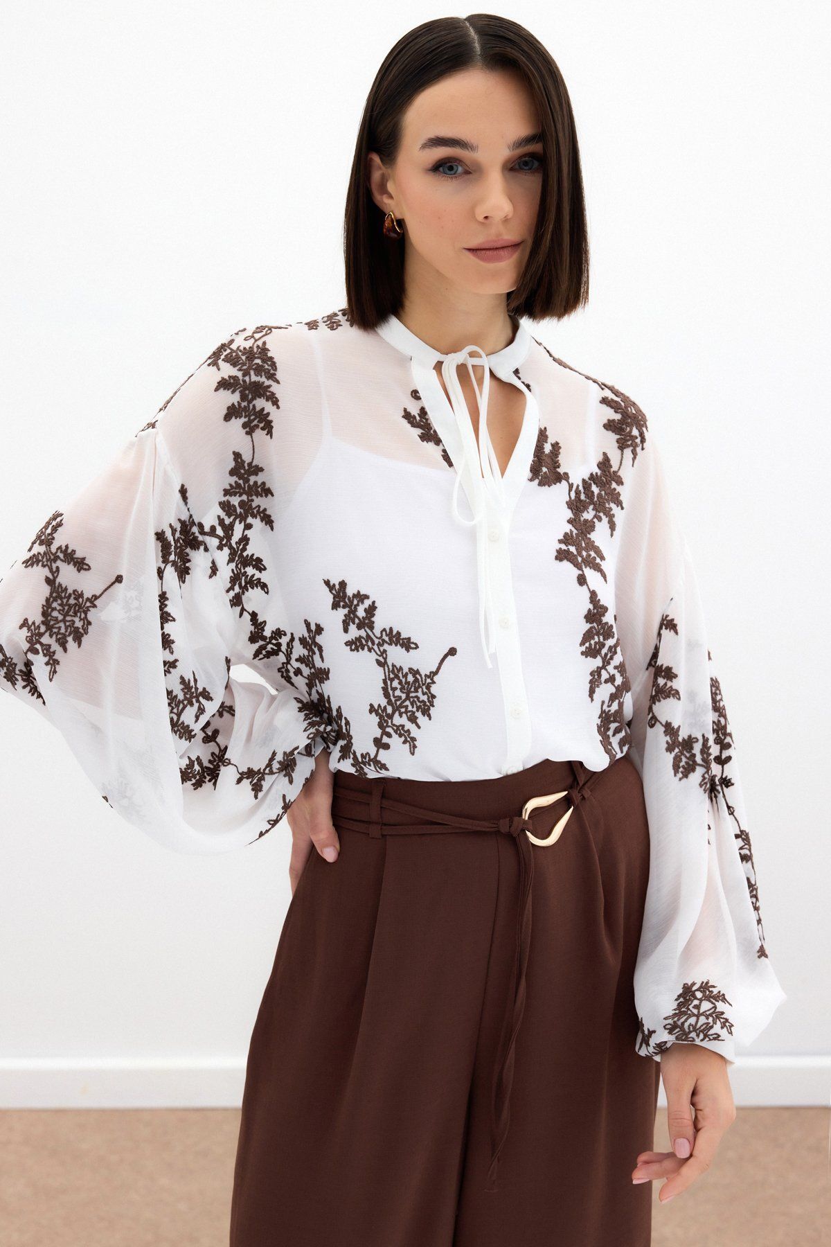 Sateen Nakışlı Şifon Gömlek - Kahve