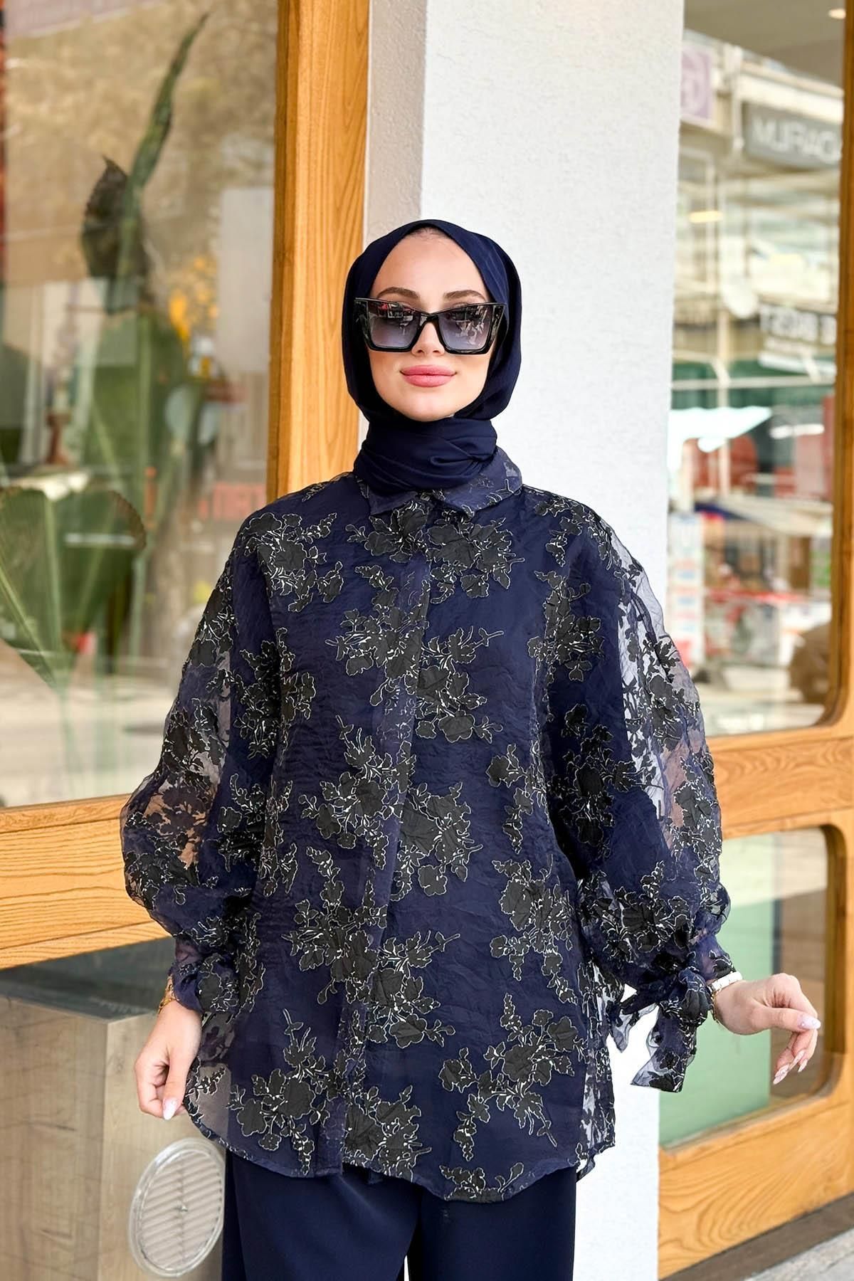 MERVE KAYKISIZ Transparan Desenli Organze Gömlek Lacivert