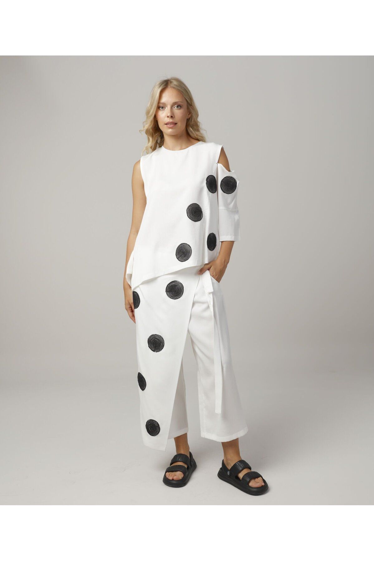 MARE BUTİK Asimetrik Kesim Domino Desenli Pantolon-XS - Beyaz
