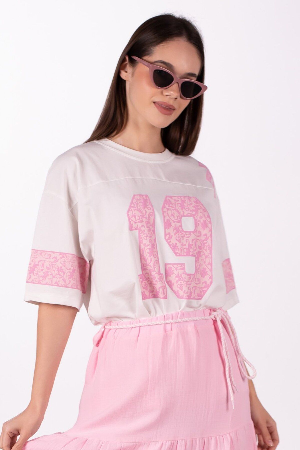 BARRELS AND OIL 19 Baskılı Oversize T-Shirt - Beyaz/Pembe