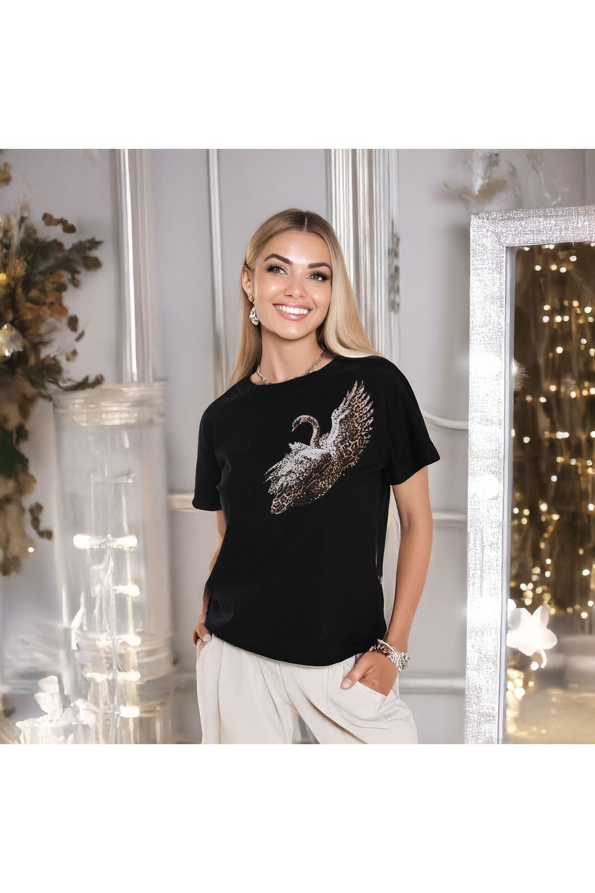 Pia Velle Leopar Detaylı Işıltılı Kuğu Desenli Siyah Kadın T-Shirt