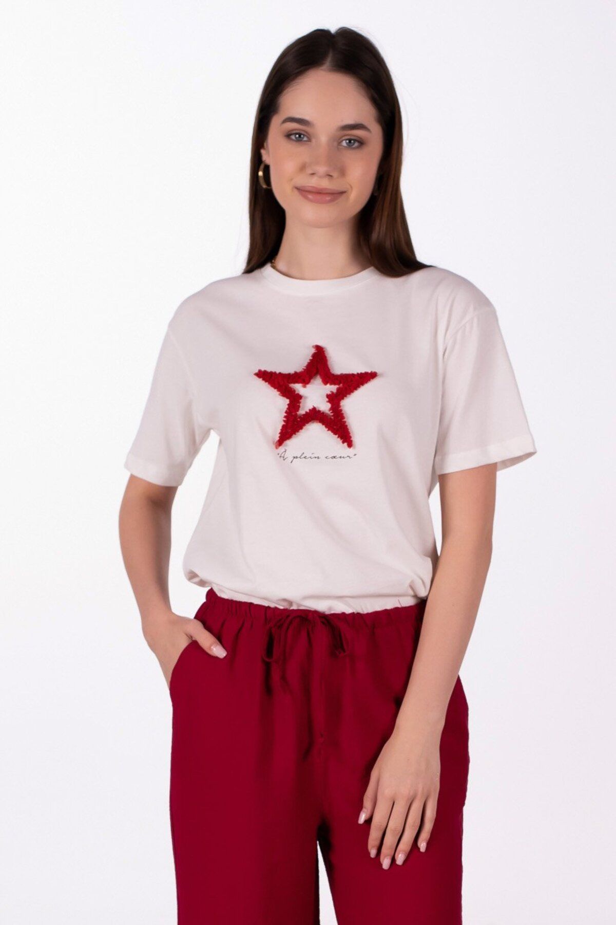 BARRELS AND OIL Yıldız Kabartmalı T-Shirt - Beyaz