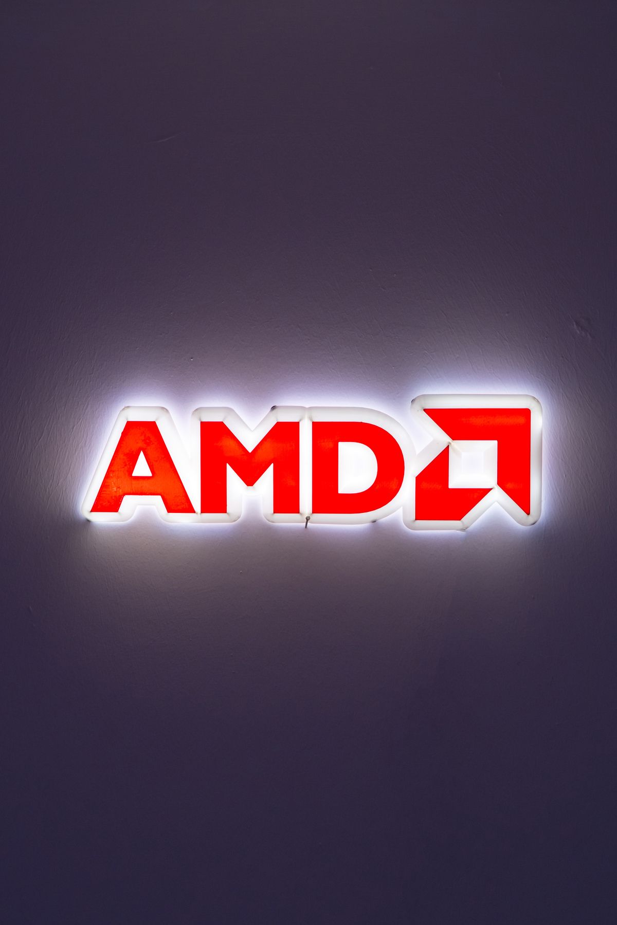 WENOVA AMD – Led Işıklı AMD Duvar / Masa Dekoru (Slope Led Serisi)