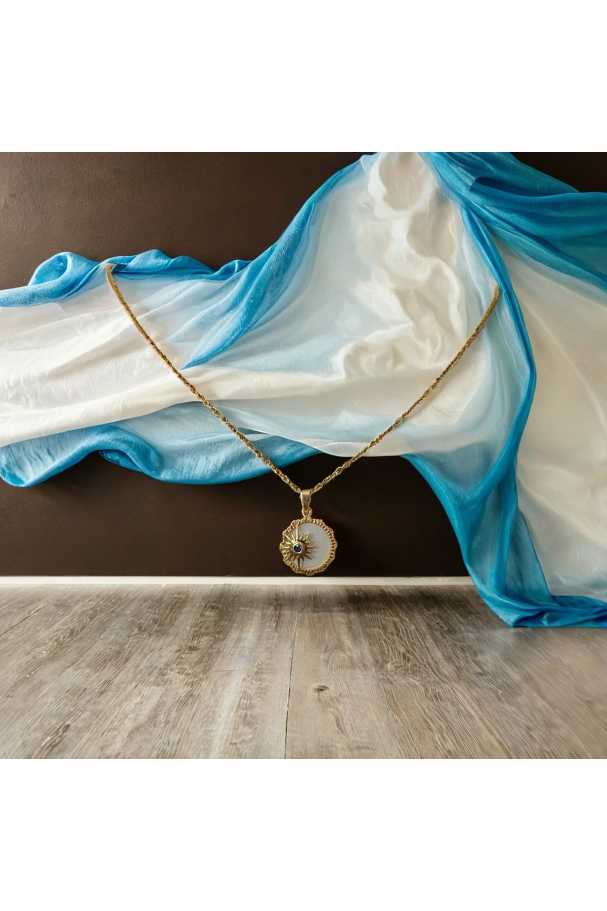 MODA Vintage Güneş Madalyon Boncuklu Çelik Kolye
