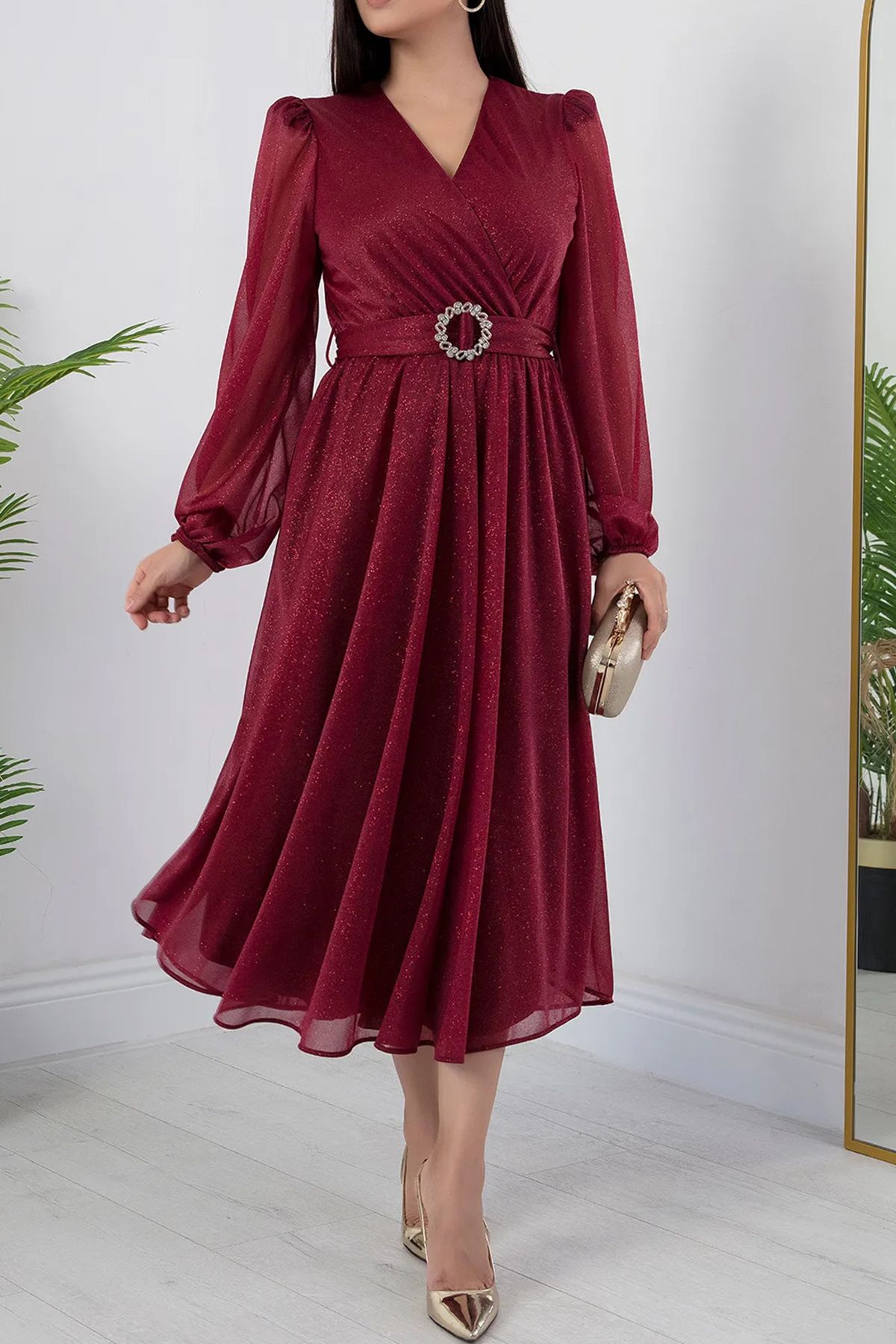 Neşeli Butik kadın kemer ve vatka detaylı simli midi elbise RYMY3590