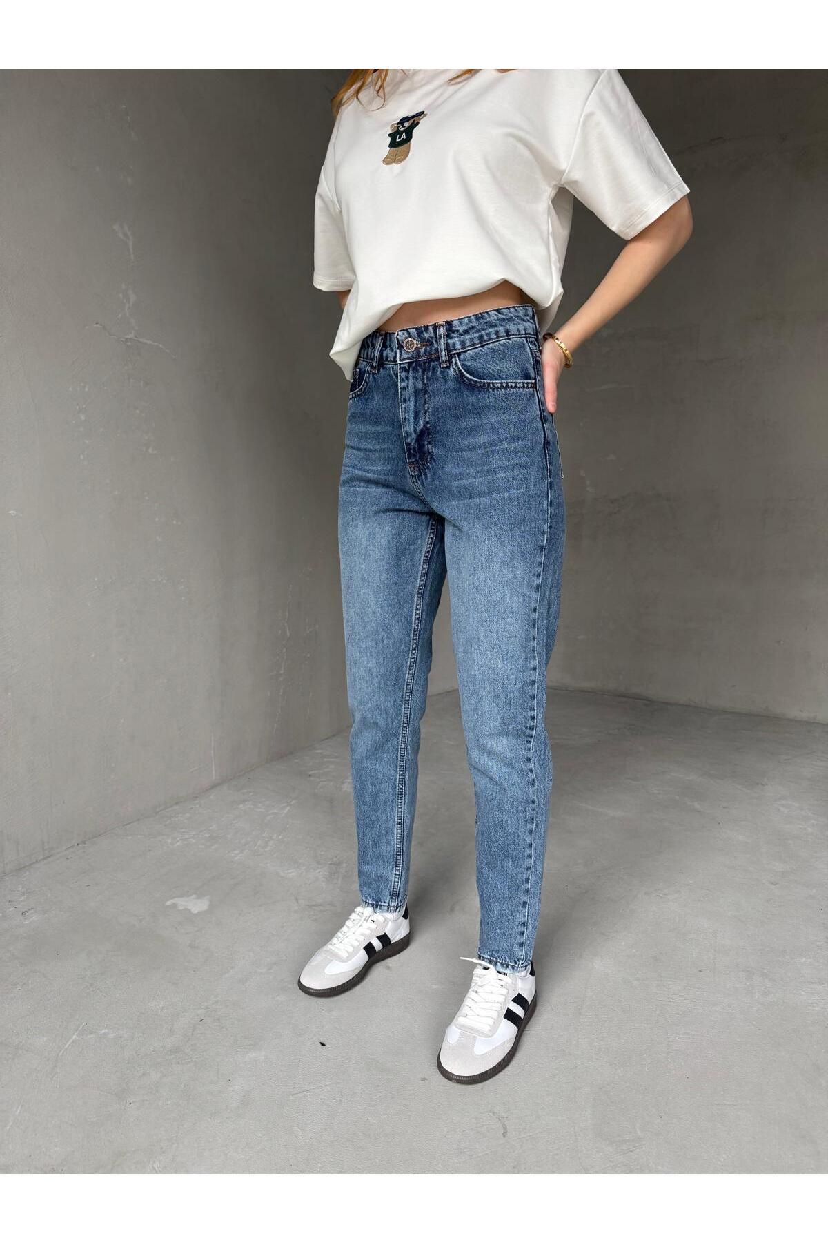 Cappmoda JEAN-08124 Mavi Taşlamalı Süper Kalıp Momfit Jean