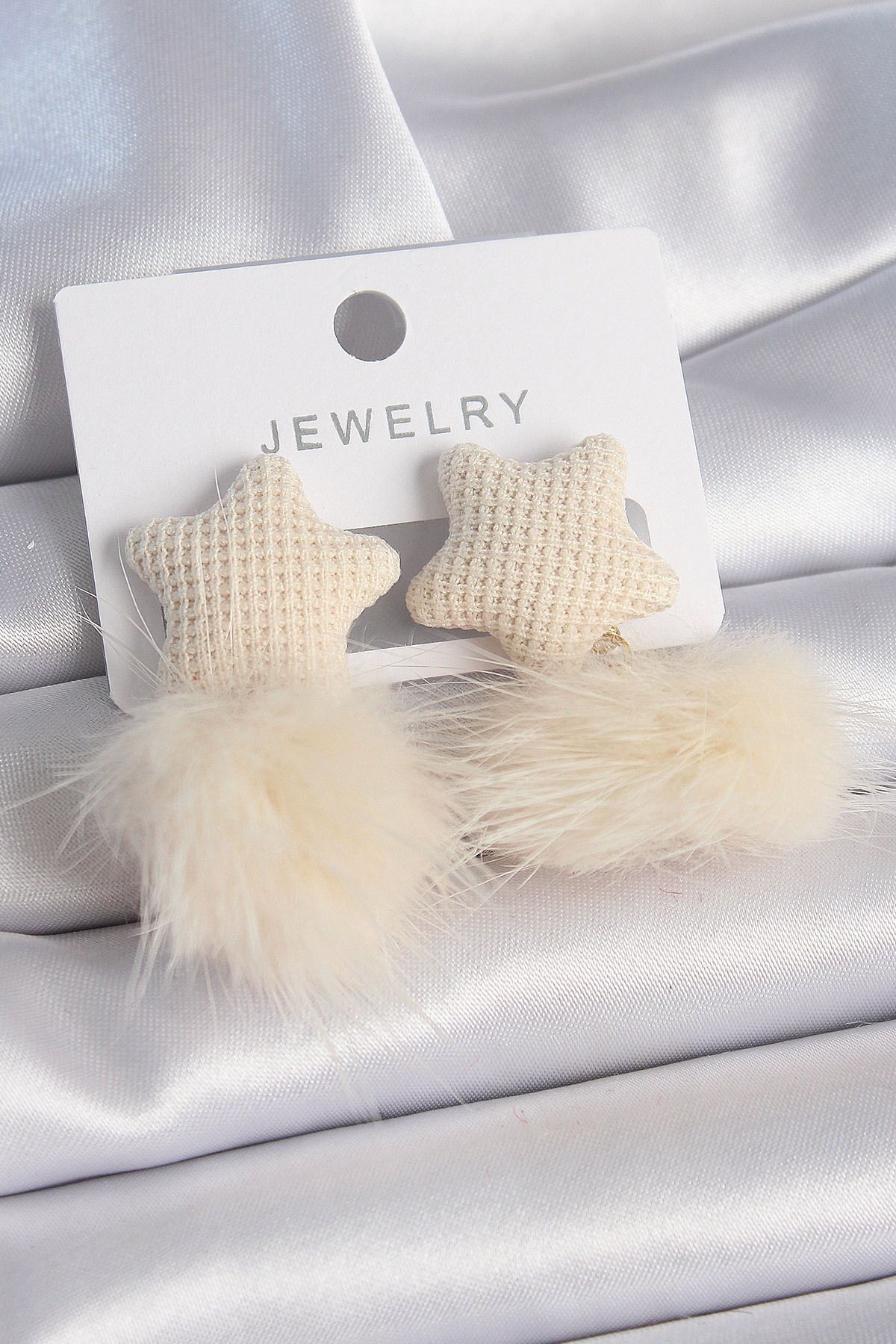 Toptan Bulurum-Cream Colored Feather Pompom Model Women's Earrings 1