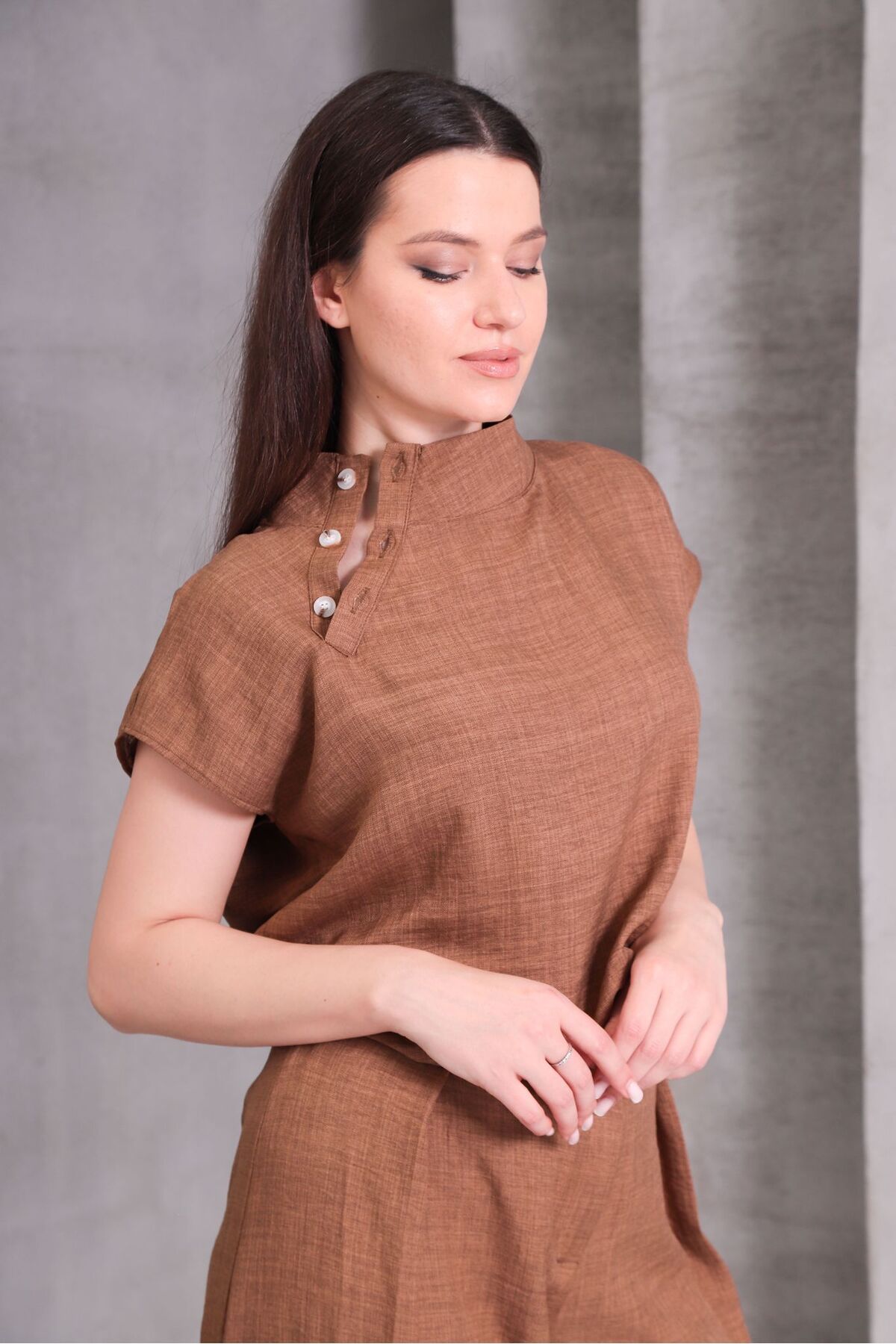 MODA Boyun Detaylı İkilli Pantolonlu Keten Takım