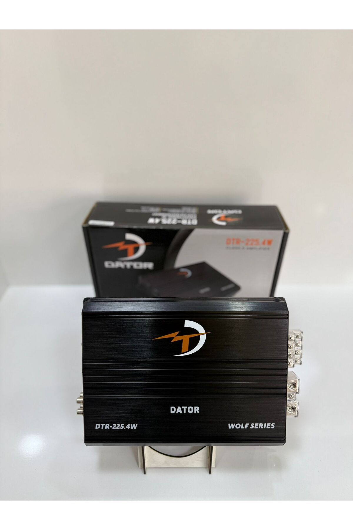 DATOR 225.4D PROFESYONEL OTO AMFİ