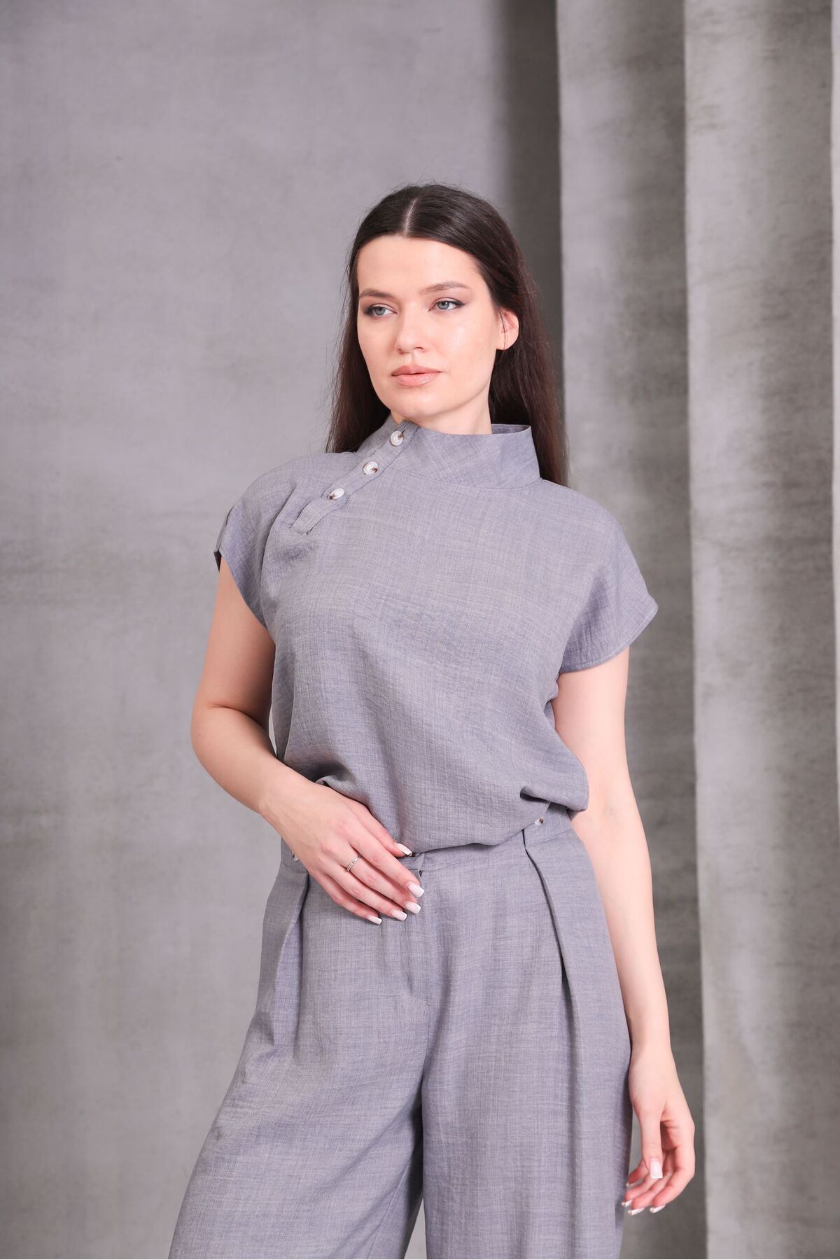 MODA Boyun Detaylı İkilli Pantolonlu Keten Takım