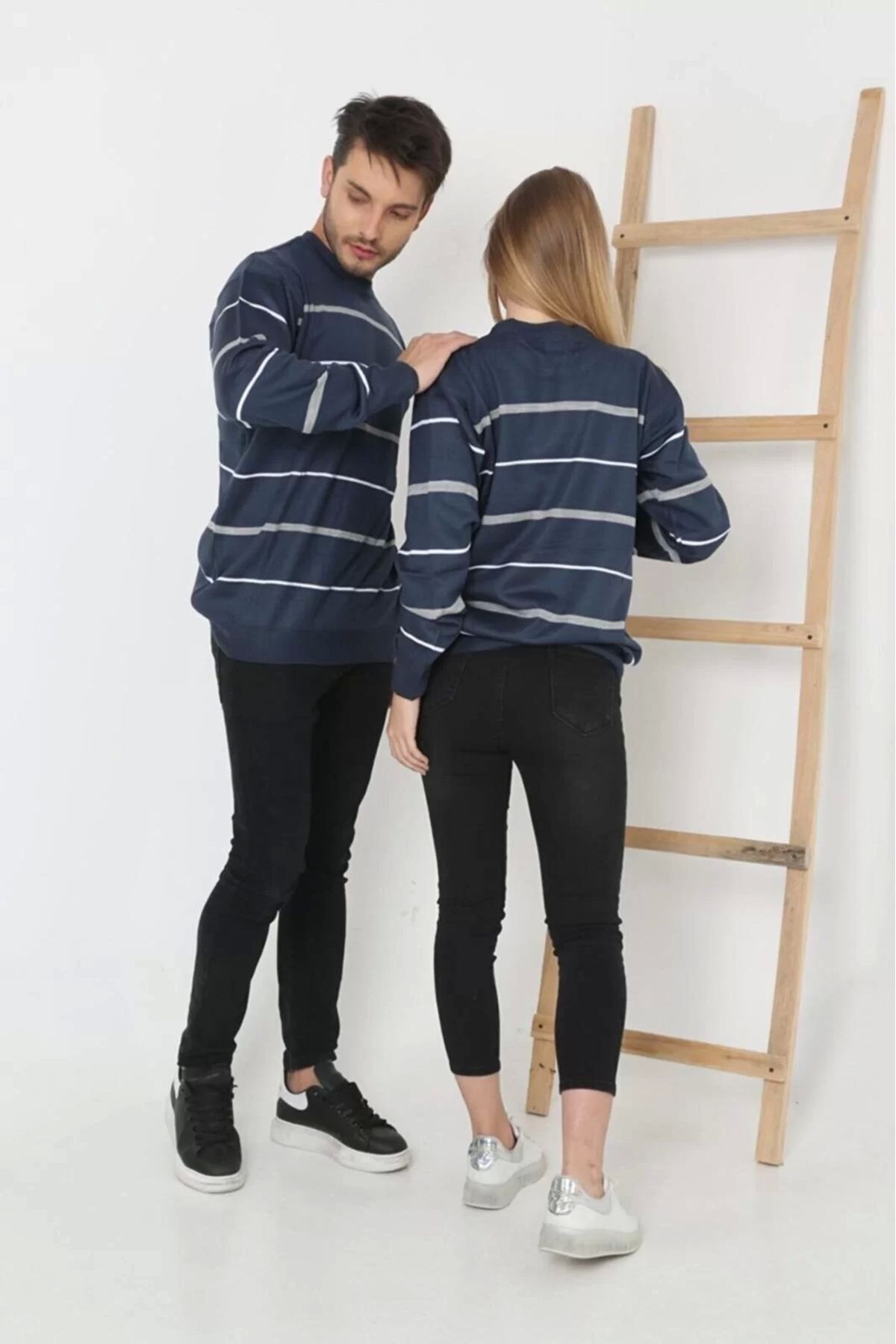 BÜŞRA TEZEL MODA Erkek Çizgili Nakışlı Kazak - Mavi