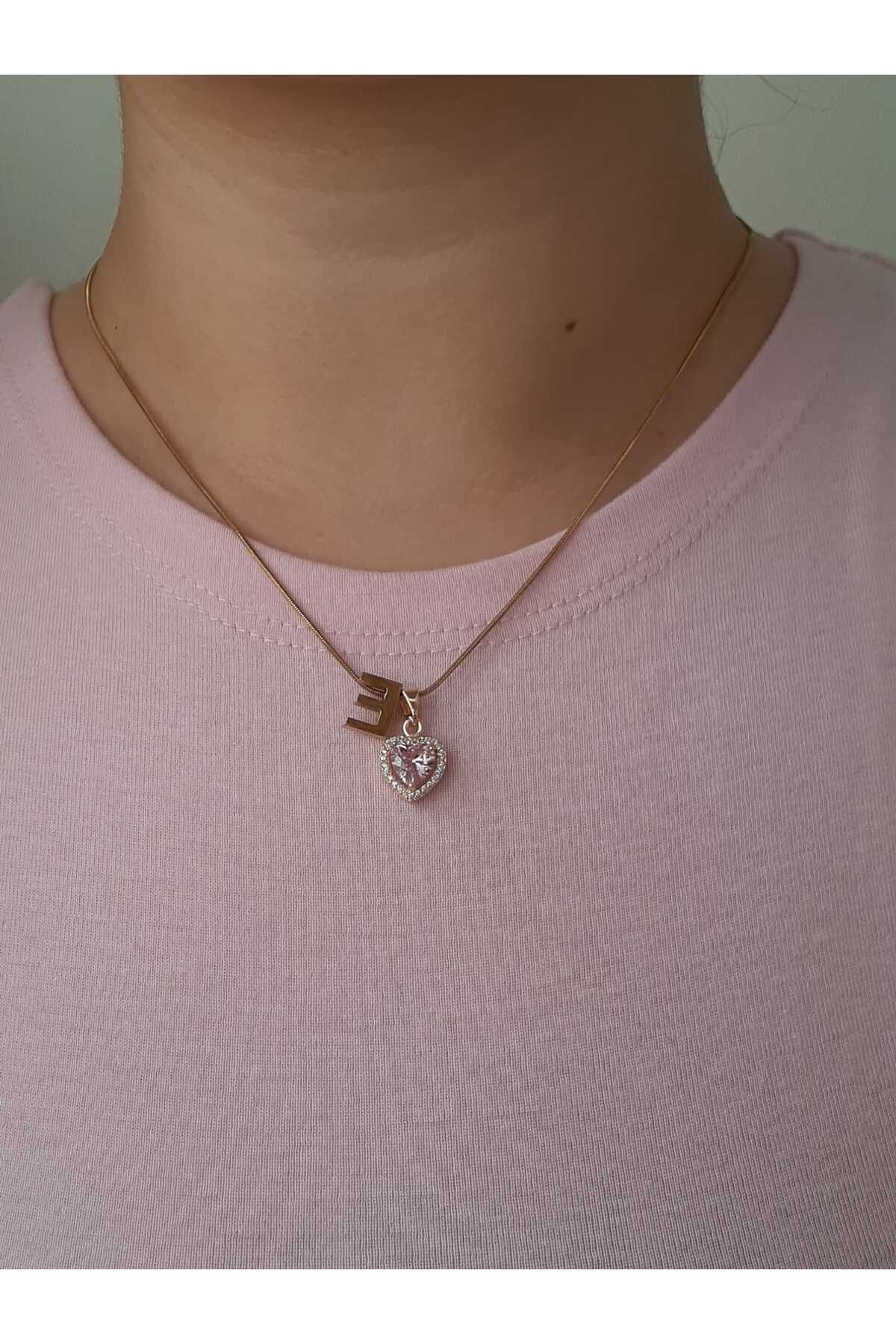 bijoux uniques Gold Pembe Kalpli E Harfli Çelik Kolye