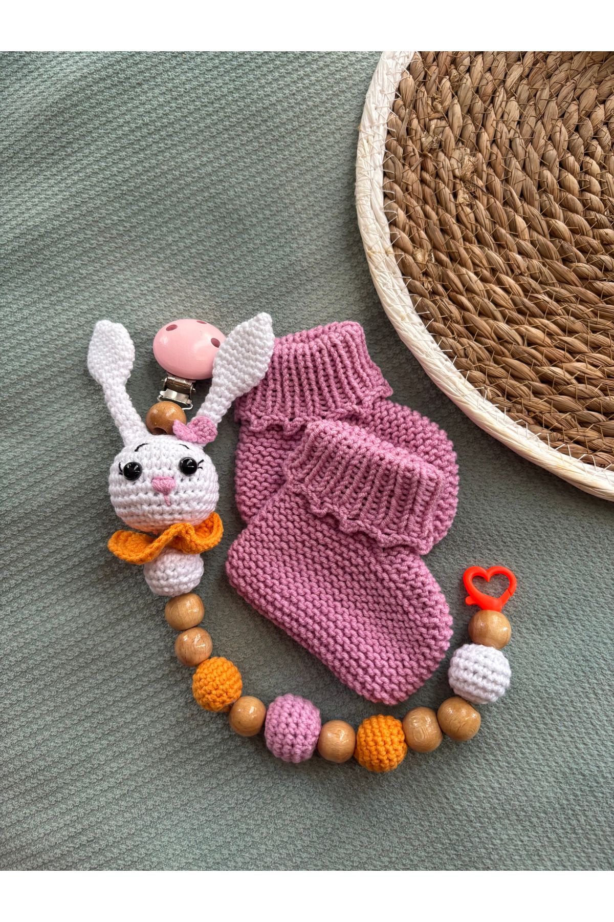 Aia&Co Örgü Amigurumi Tavşan Emzik Zinciri Ve Bebek Patik