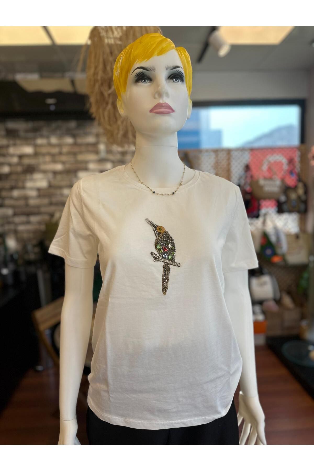 DOLCE QUEEN BOUTİQUE&JEWELRY Kadın Marka Muadil Dal Kuş İri Taşlı Beyaz T-Shirt