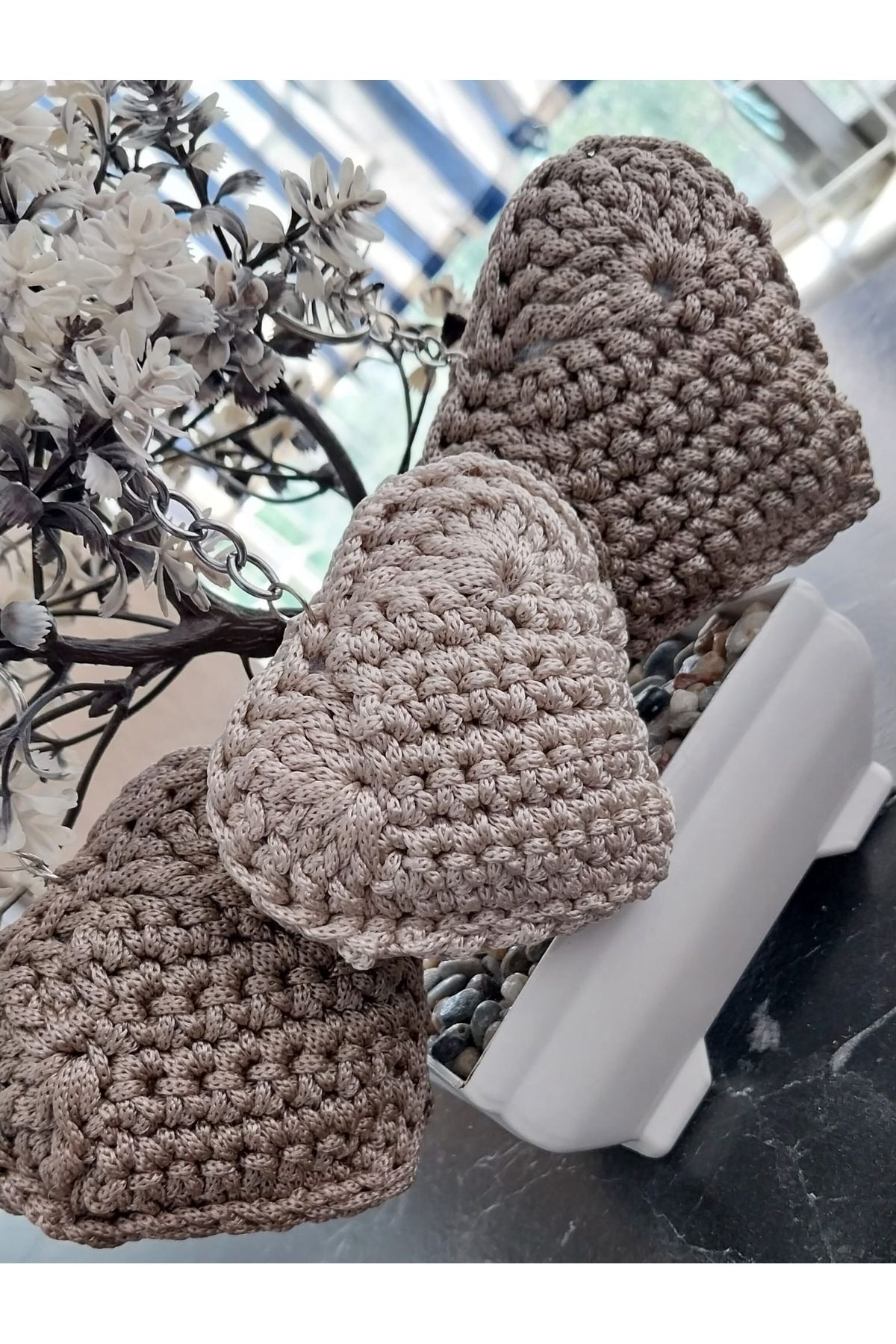 Nazlı Dokunuş El Yapımı Kalp Şeklinde Örgü Anahtarlık – Doğal Renkli