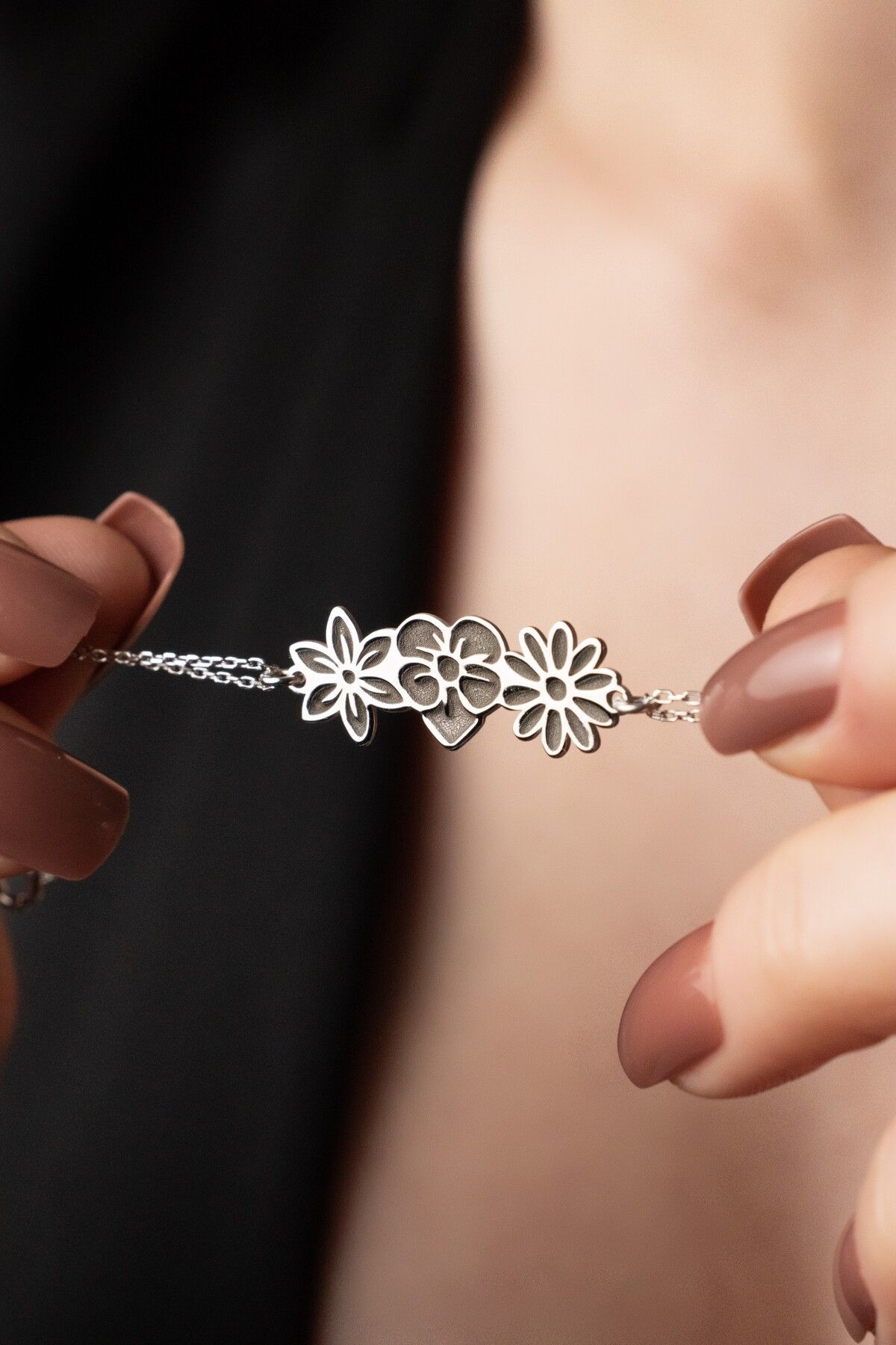 TigerxlJewellery 925 Ayar Gümüş Kişiye Özel Doğum Çiçekli Bileklik – Anlamlı ve Zarif Tasarım
