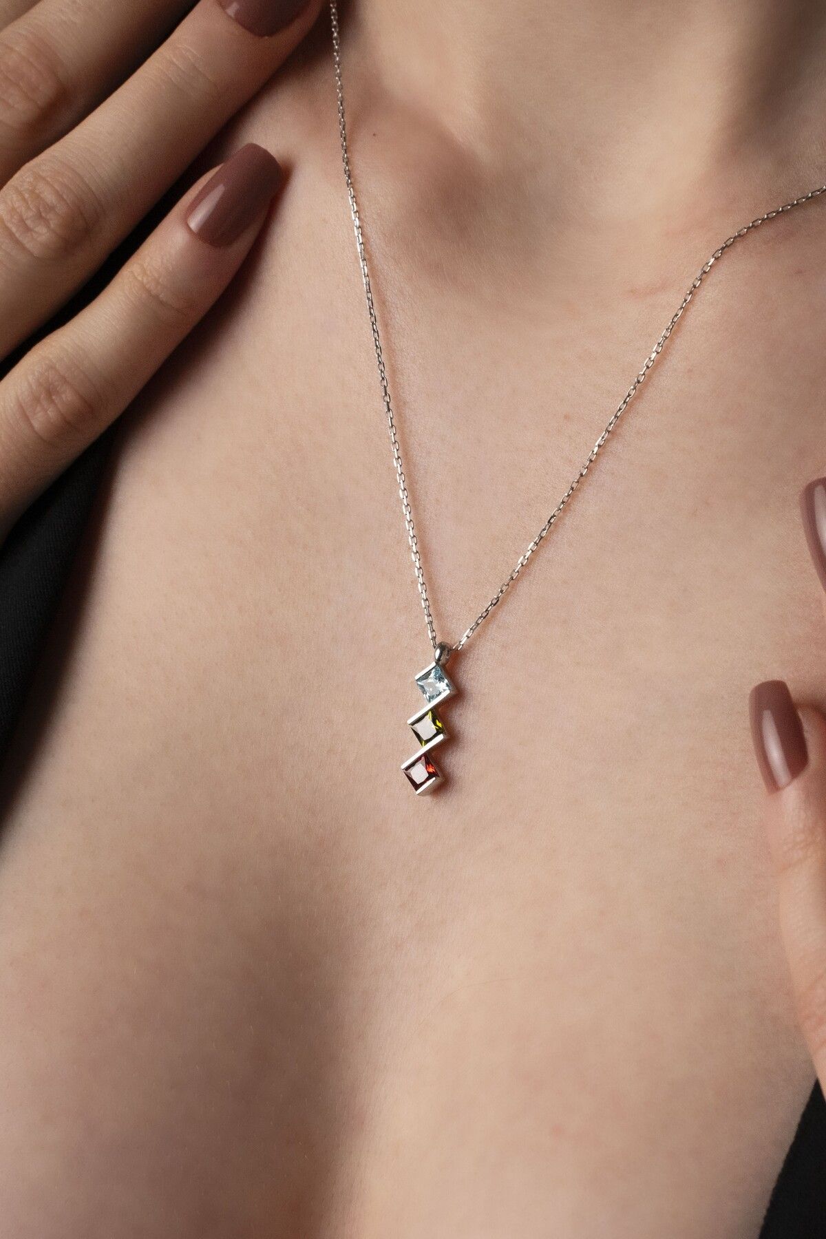 TigerxlJewellery 925 Ayar Gümüş Renkli Taşlı Zikzak Kolye
