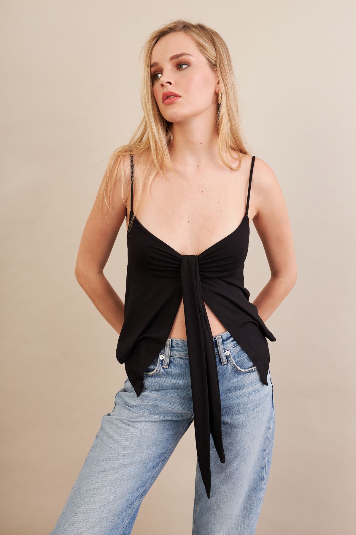 Cool & Sexy Kadın Siyah Büzgülü Asimetrik Bluz ZH172