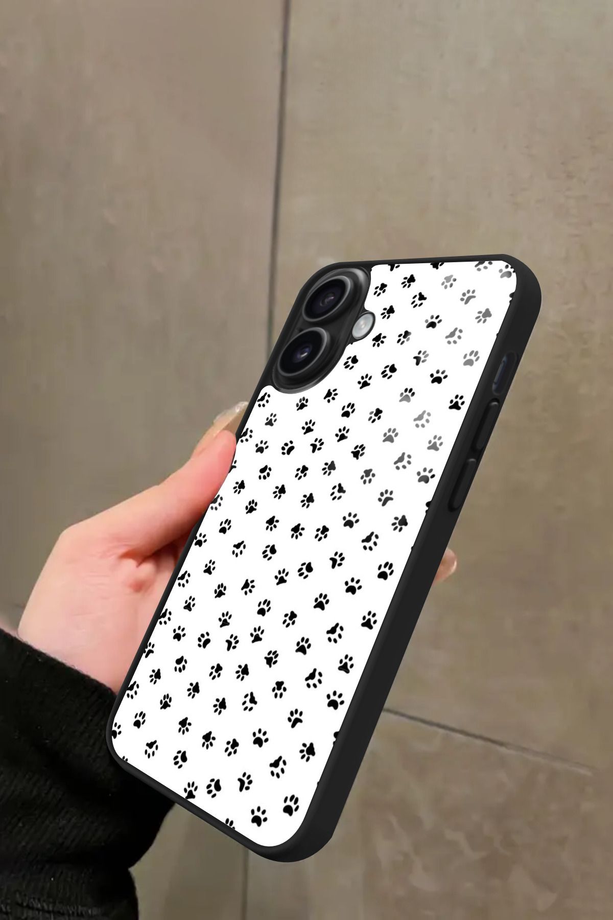 Snacase iPhone 16 Uyumlu Siyah-Beyaz Kedi Patisi Tasarımlı Glossy Premium Kılıf