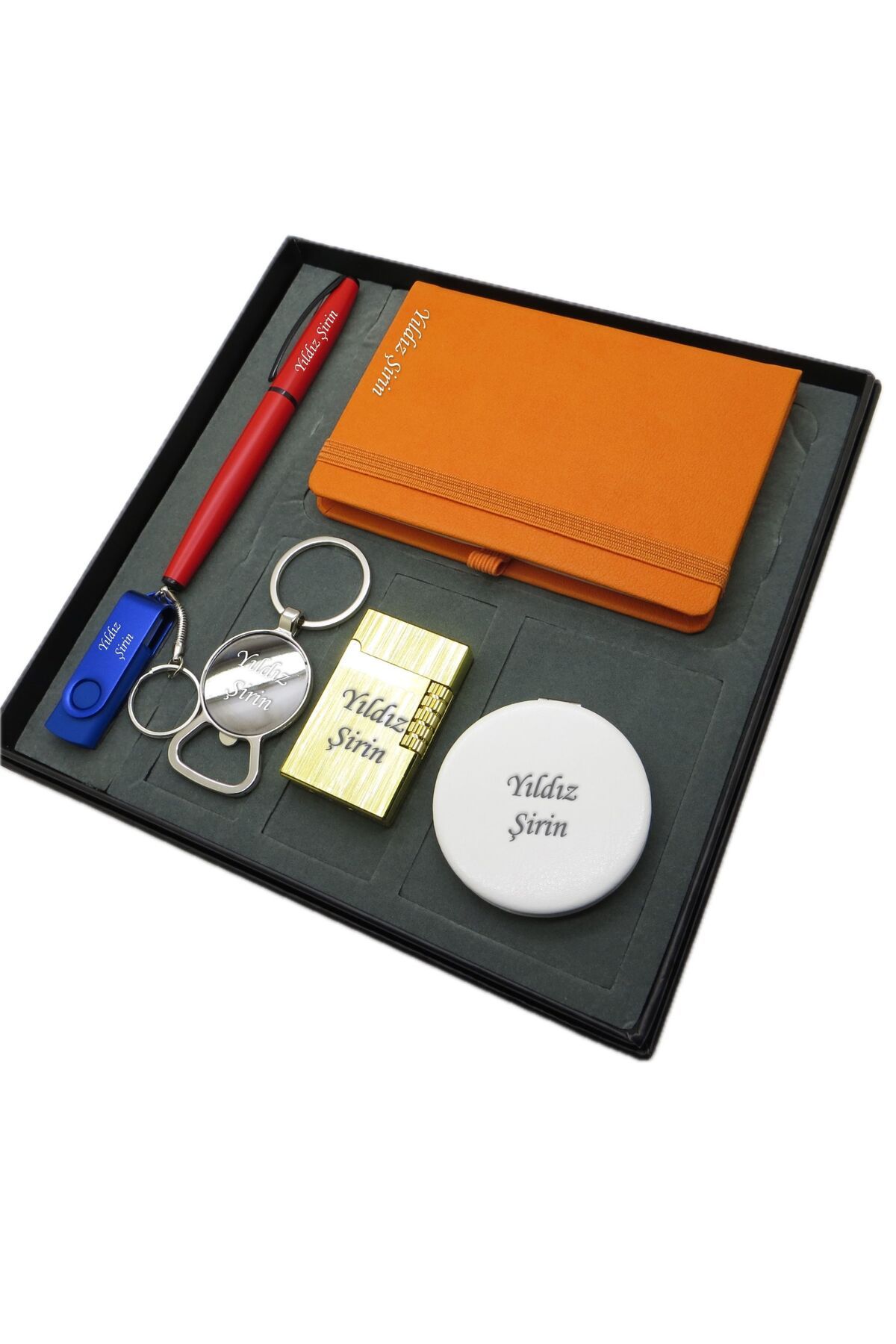 Signator ® Cuprinia | İsme Özel Set - 32 Gb. Usb Bellek + Çakmak + Not defteri + Anahtarlık + Kalem
