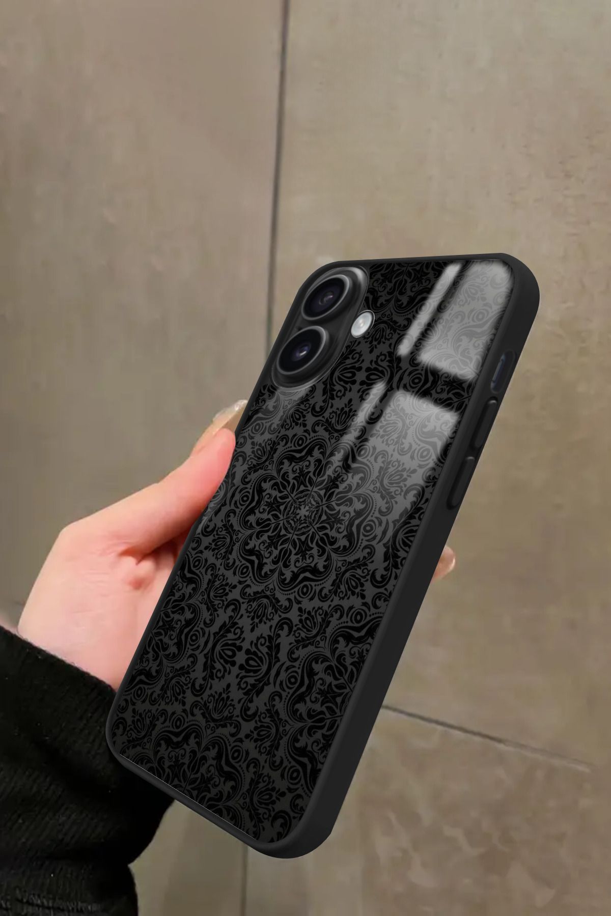 Snacase iPhone 16 Plus Uyumlu Siyah Karışık Tasarımlı Glossy Premium Kılıf