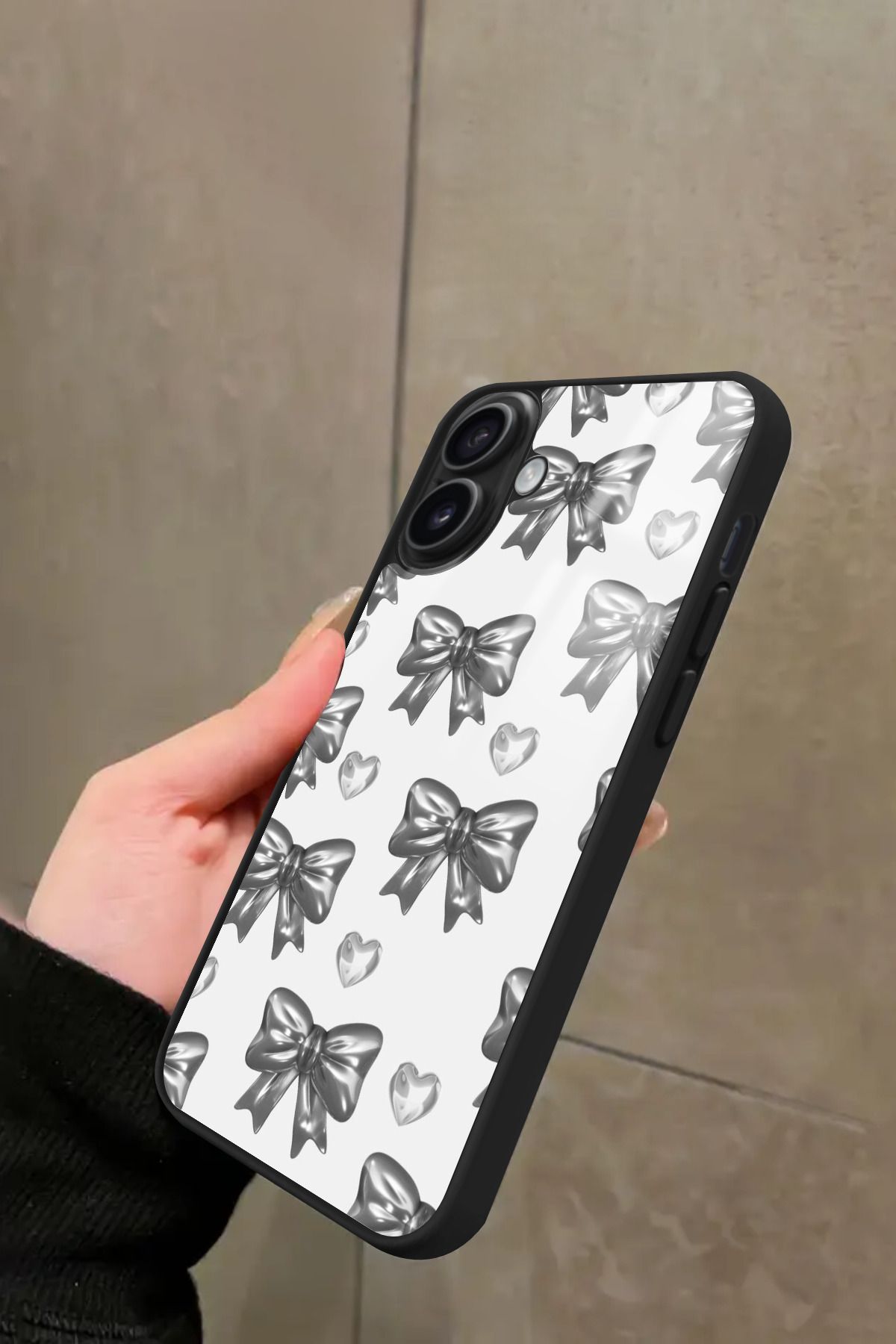 Snacase iPhone 16 Plus Uyumlu Gri Kurdele Tasarımlı Glossy Premium Kılıf