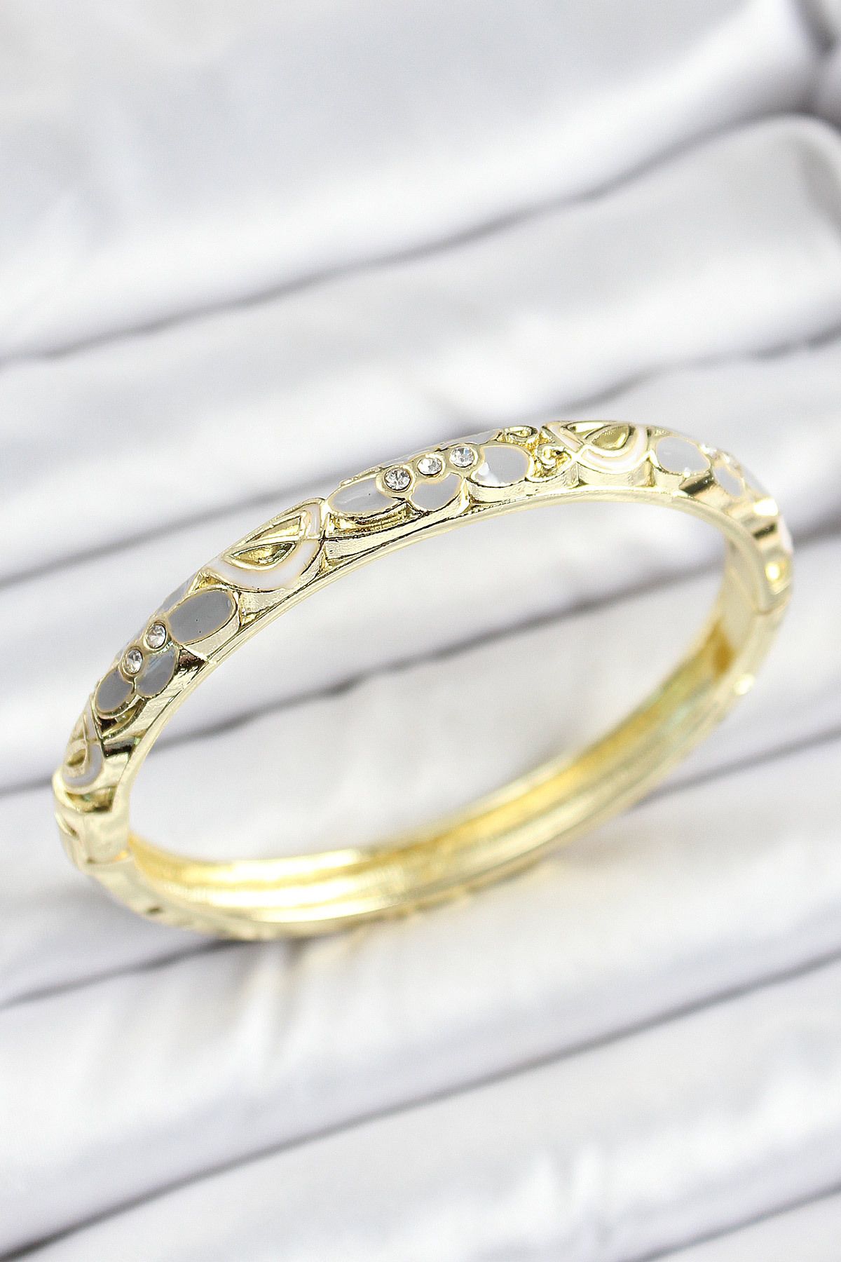 Mu Art Ahşap Mineli Pirinç Zirkon Taşlı Gri Çiçek Desenli Gold Renk Kadın Kelepçe