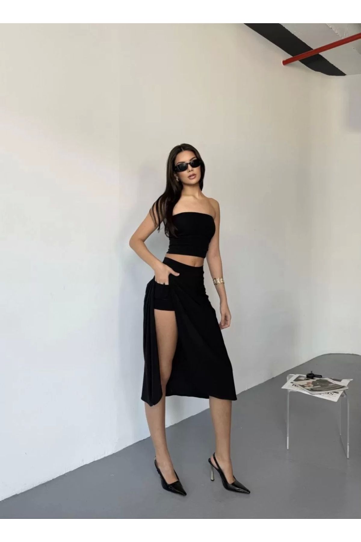 BÜŞRA TEZEL MODA Çepli Şortlu Yırtmaçlı Etek - Siyah