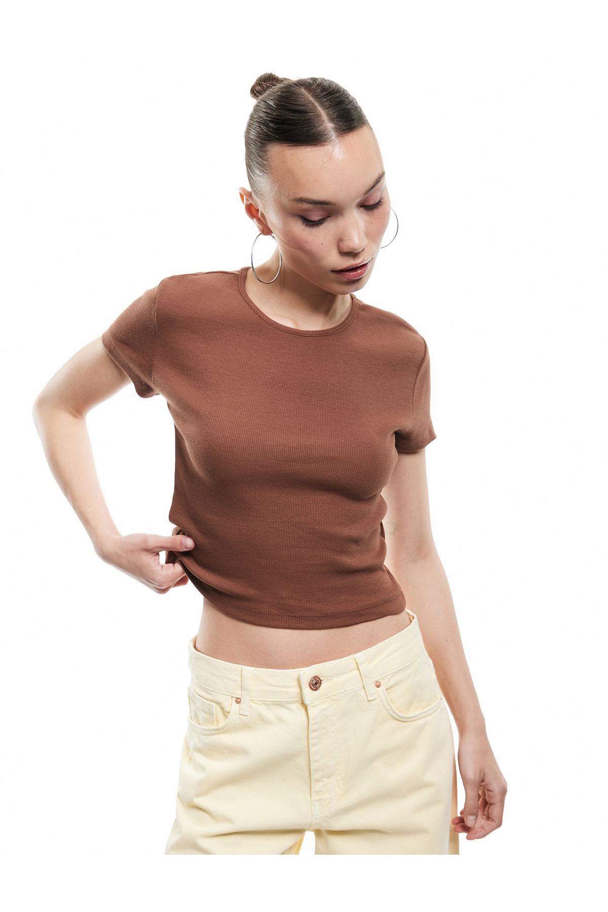 Koton Yeni Sezon Crop Bisiklet Yaka Kısa Kollu Slim Fit Basic Kadın Tişört