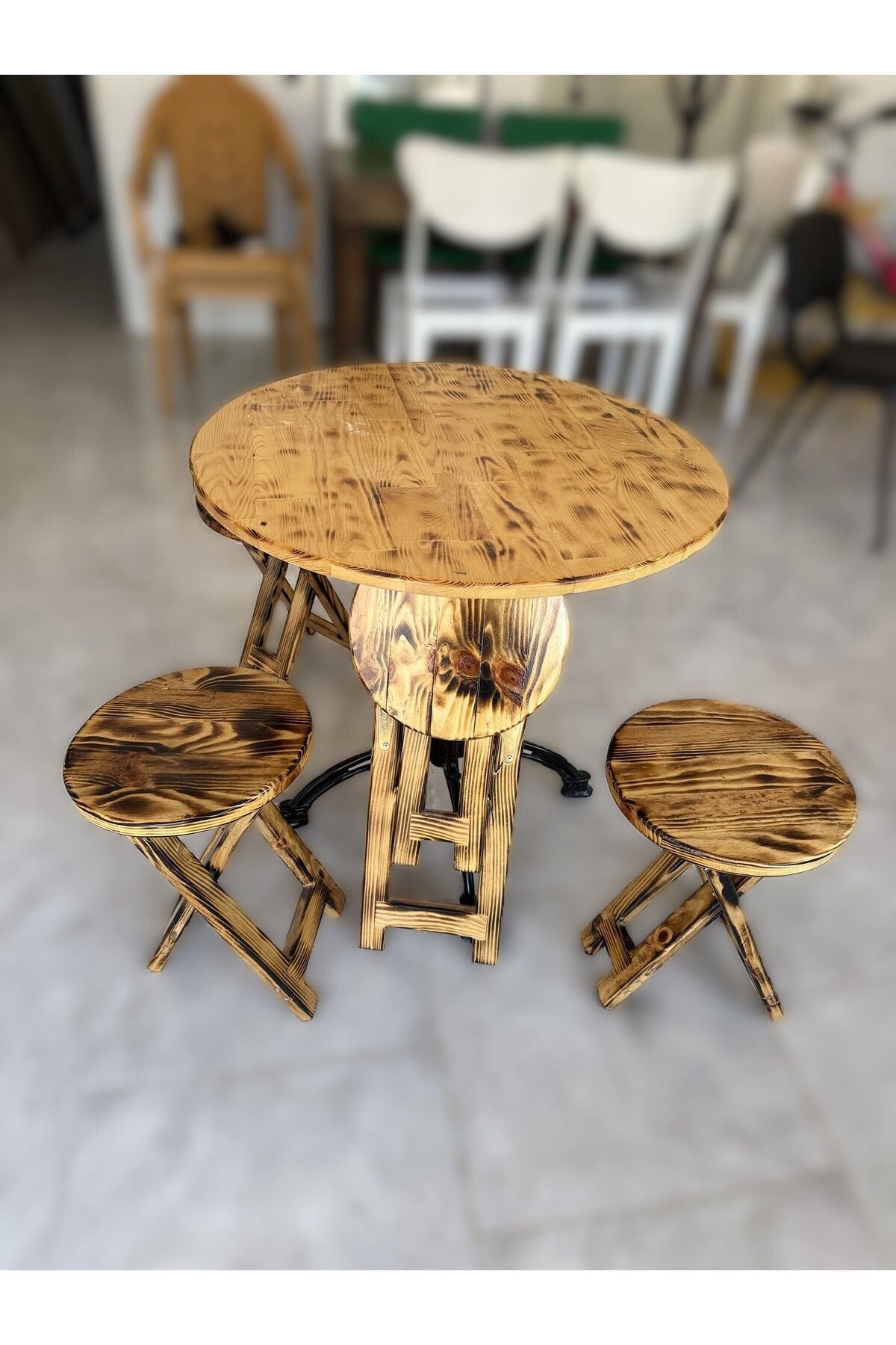 Store Masif panel balkon teras tipi masa takımı 4 adet katlanır tabureli yakma ahşap