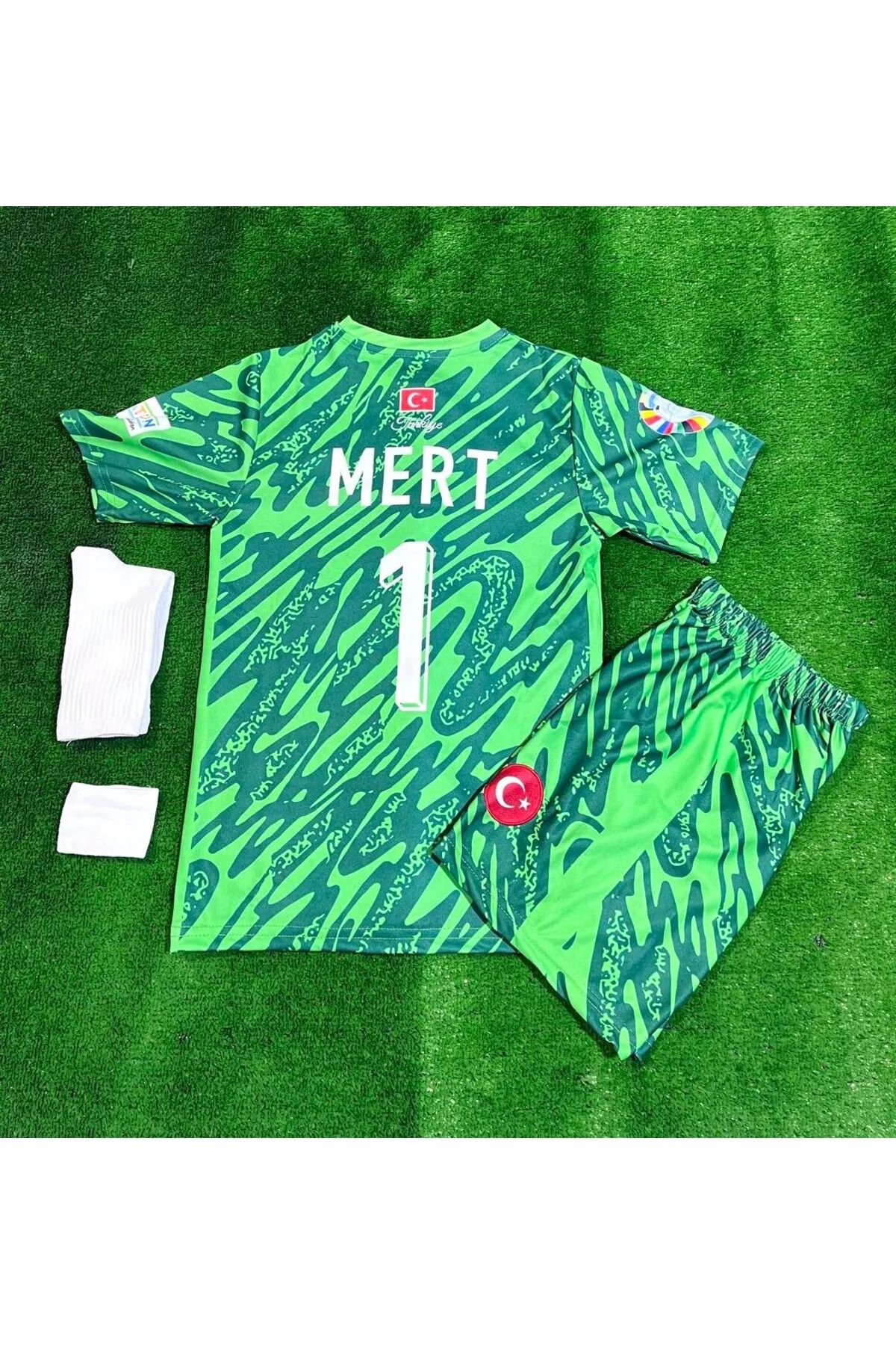Alaturka Mix KALECİ MERT GÜNOK TÜRKİYE FUTBOL ÇOCUK FORMASI Şort Çorap Bileklik Hediyeli