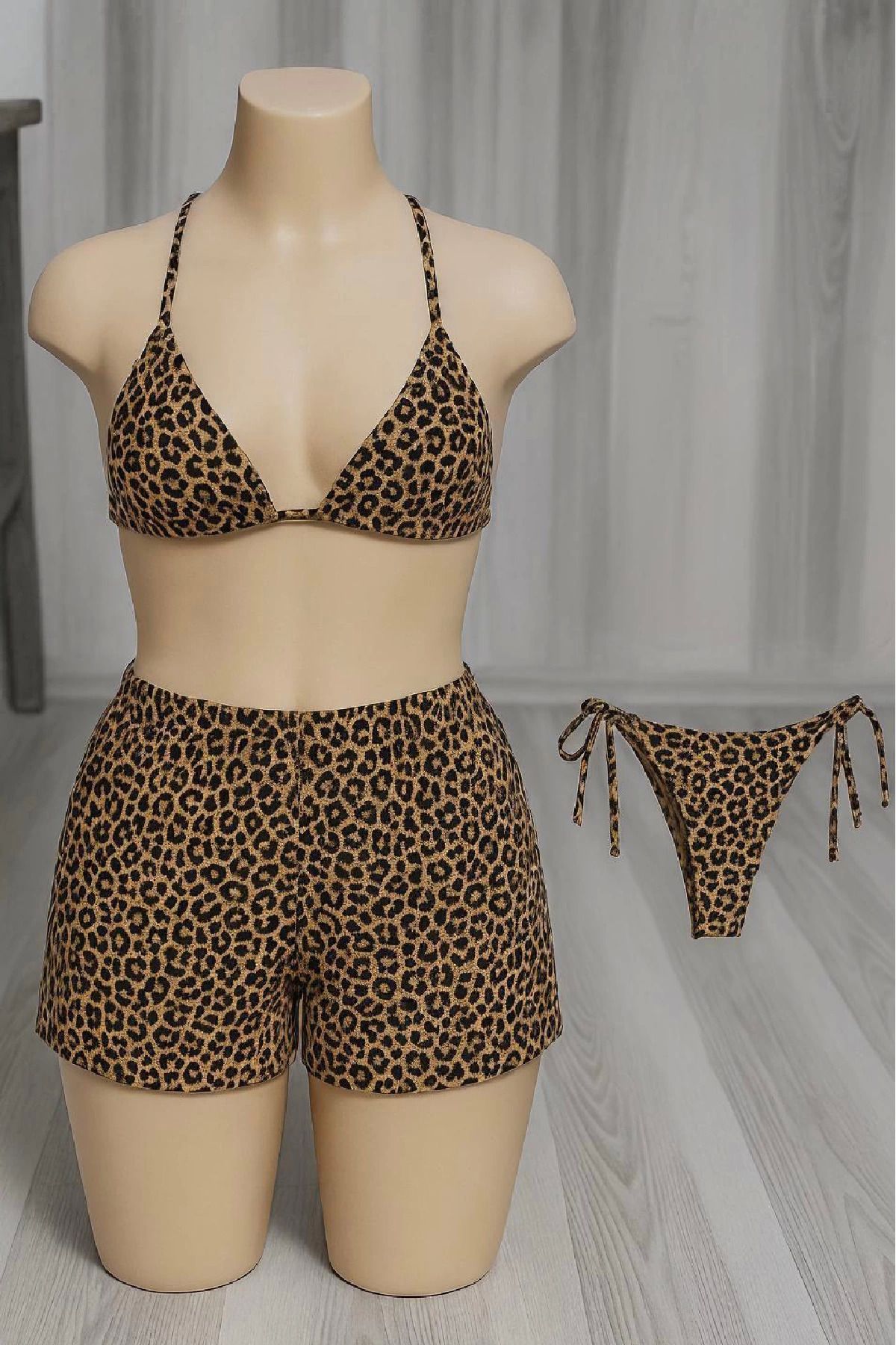 Omarı Kadın 3'lü Set Leopar Desenli Şortlu ve Yandan Bağlamalı Bikini Mayo Takımı