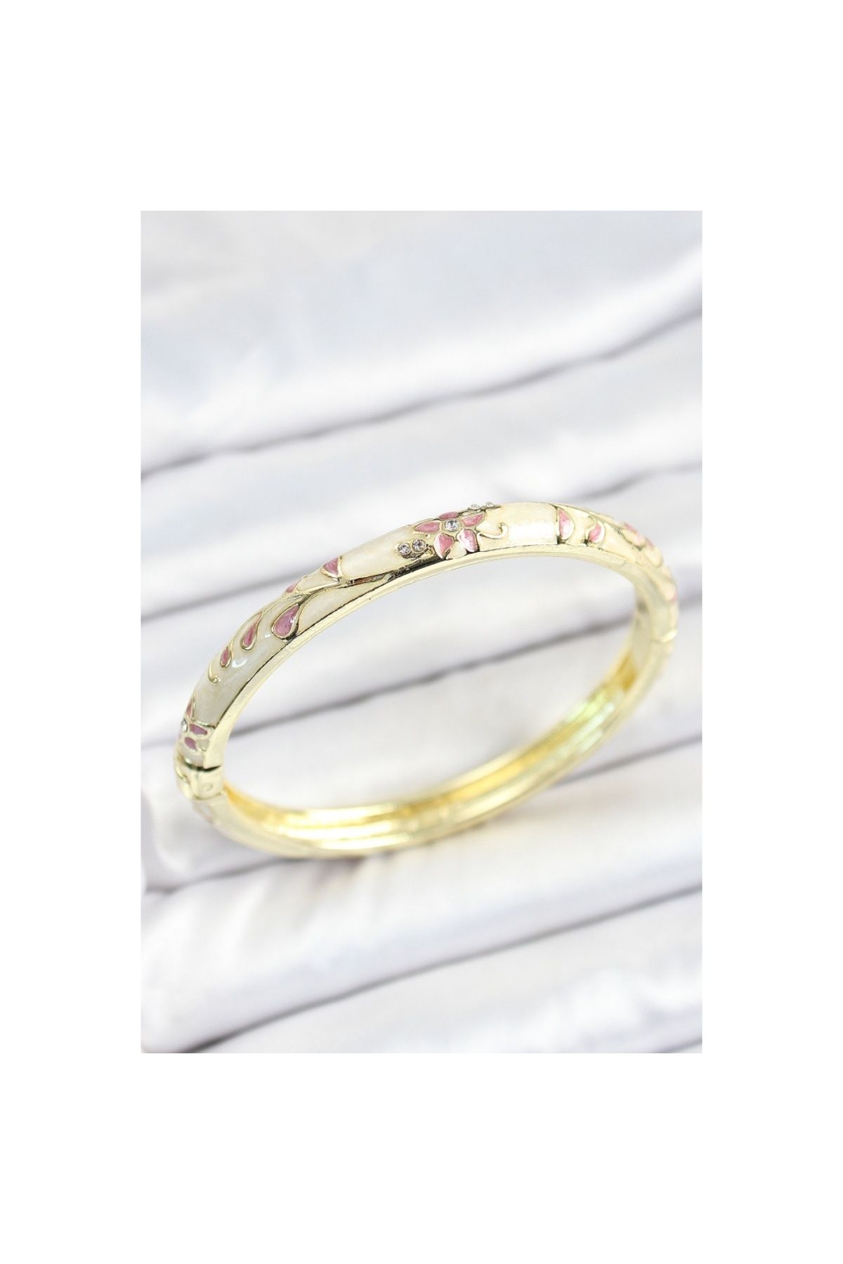 Findit Mineli Pirinç Zirkon Taşlı Pembe Çiçek Desenli Gold Renk Kadın Kelepçe
