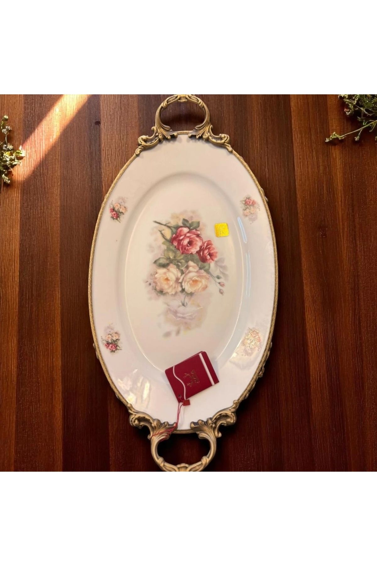 Zuccara Maison Oval Porselen Sunum Tepsisi – Altın Kulp ve Gül Desenli