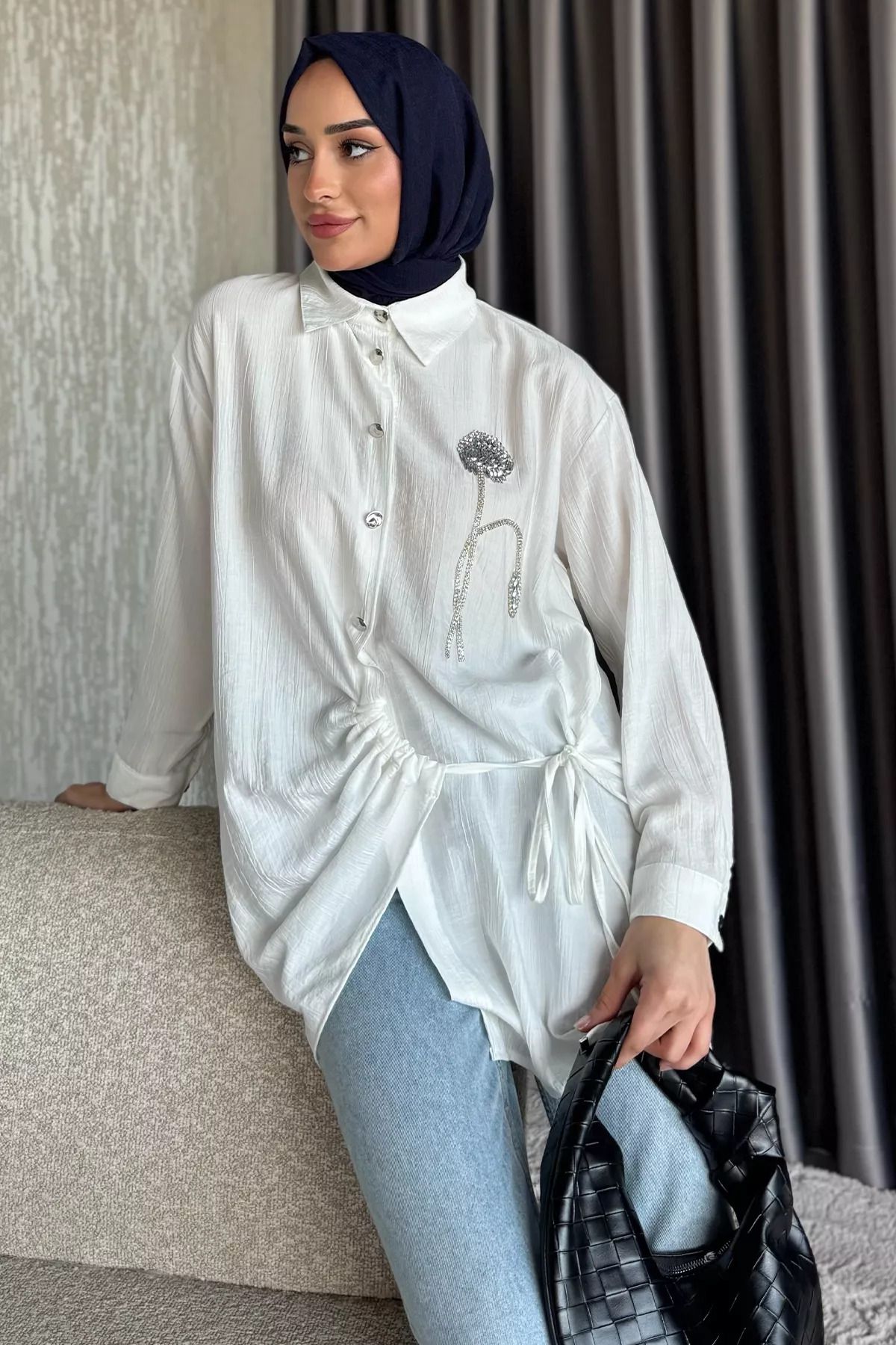 julude Krem Yan Bağlamalı Taş İşlemeli Tesettür Tunik