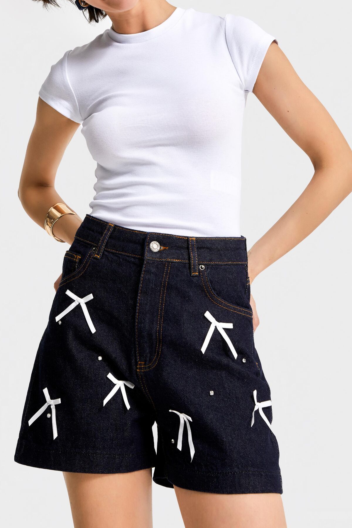 its basic Kadın İndigo Renk 7s5-35 Midi Boy Fiyonk Detaylı %100 Koton Yüksek Bel Tasarım Denim Şort