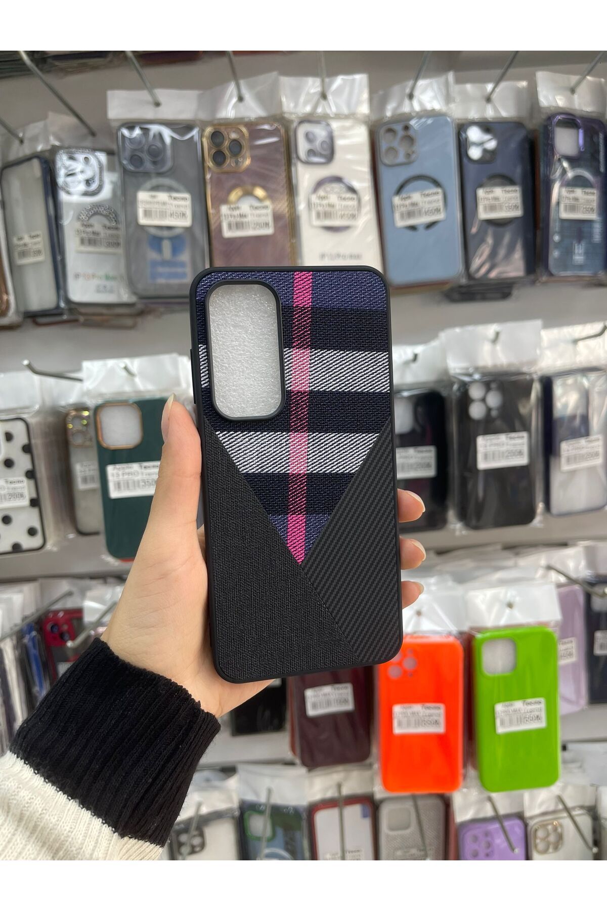 TECNOTREND Galaxy S24 FE KUMAŞ DOKULU DERİ DESENLİ SİLİKON KILIF