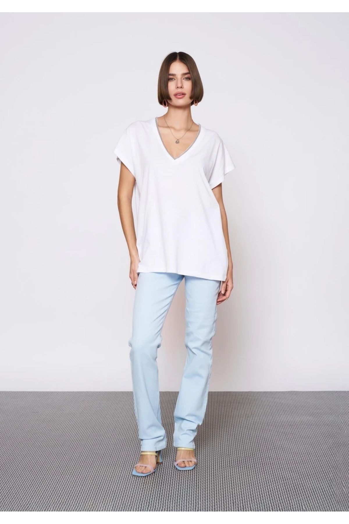 EUROFASHION Taşlı V Yaka Beyaz T-Shirt