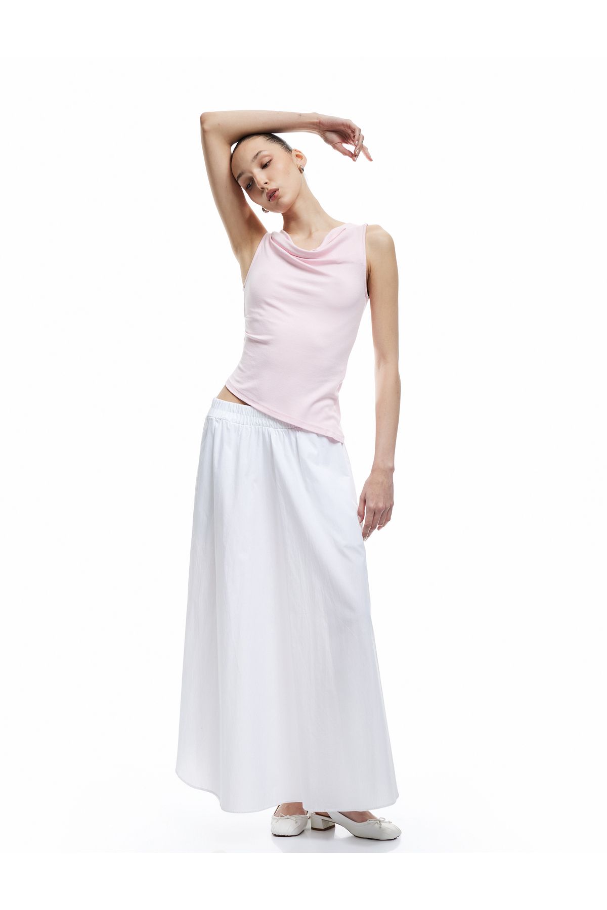 Koton Yeni Sezon Slim Fit Degaje Yaka Asimetrik Kolsuz Viskon Bluz