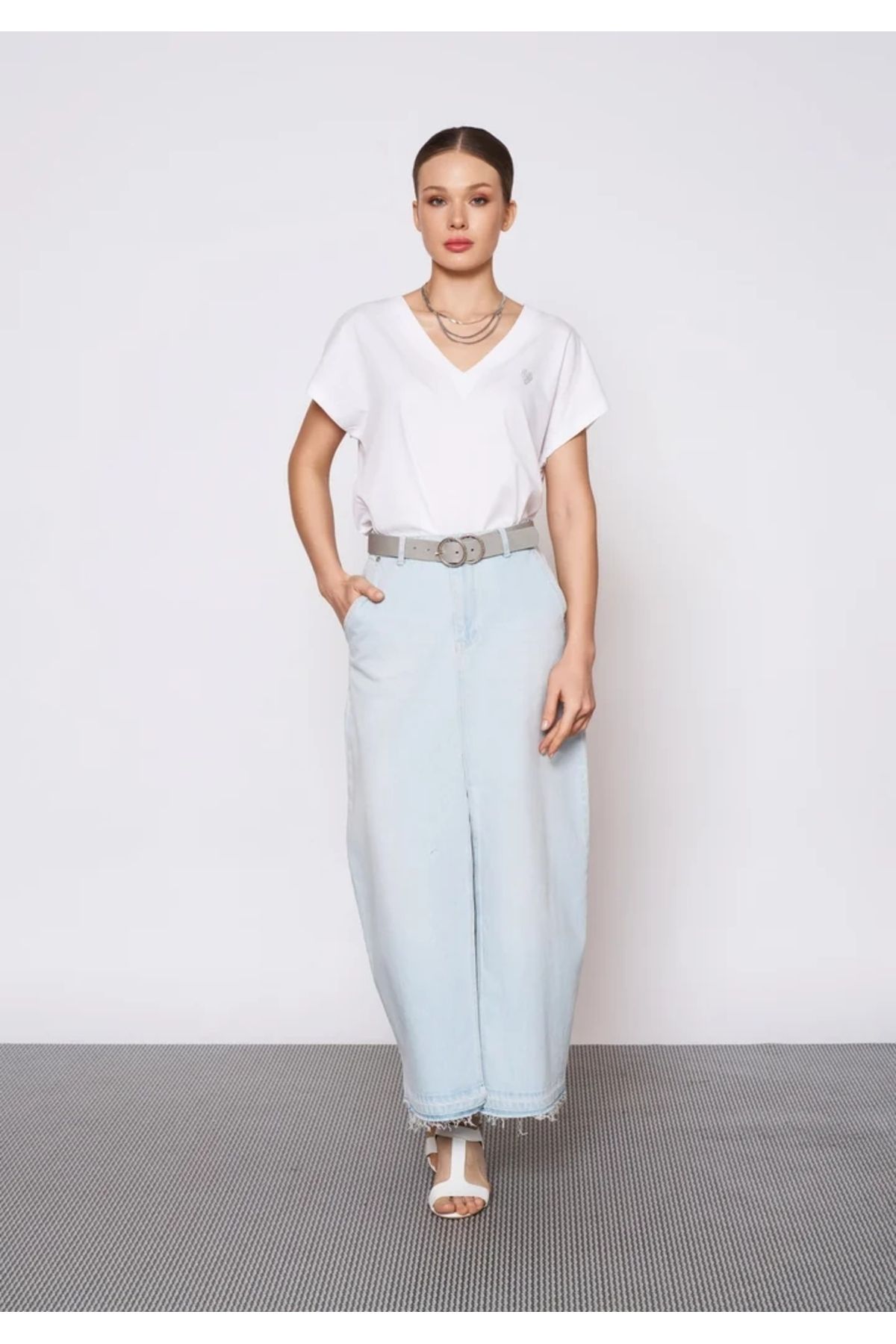 EUROFASHION Açık Mavi Önü Yırtmaçlı Midi Denim Etek