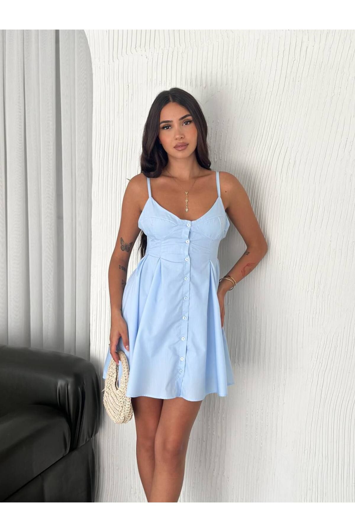 MODA Dakron Astarlı Düğme Detaylı İnce Askılı Mini Pileli Elbise