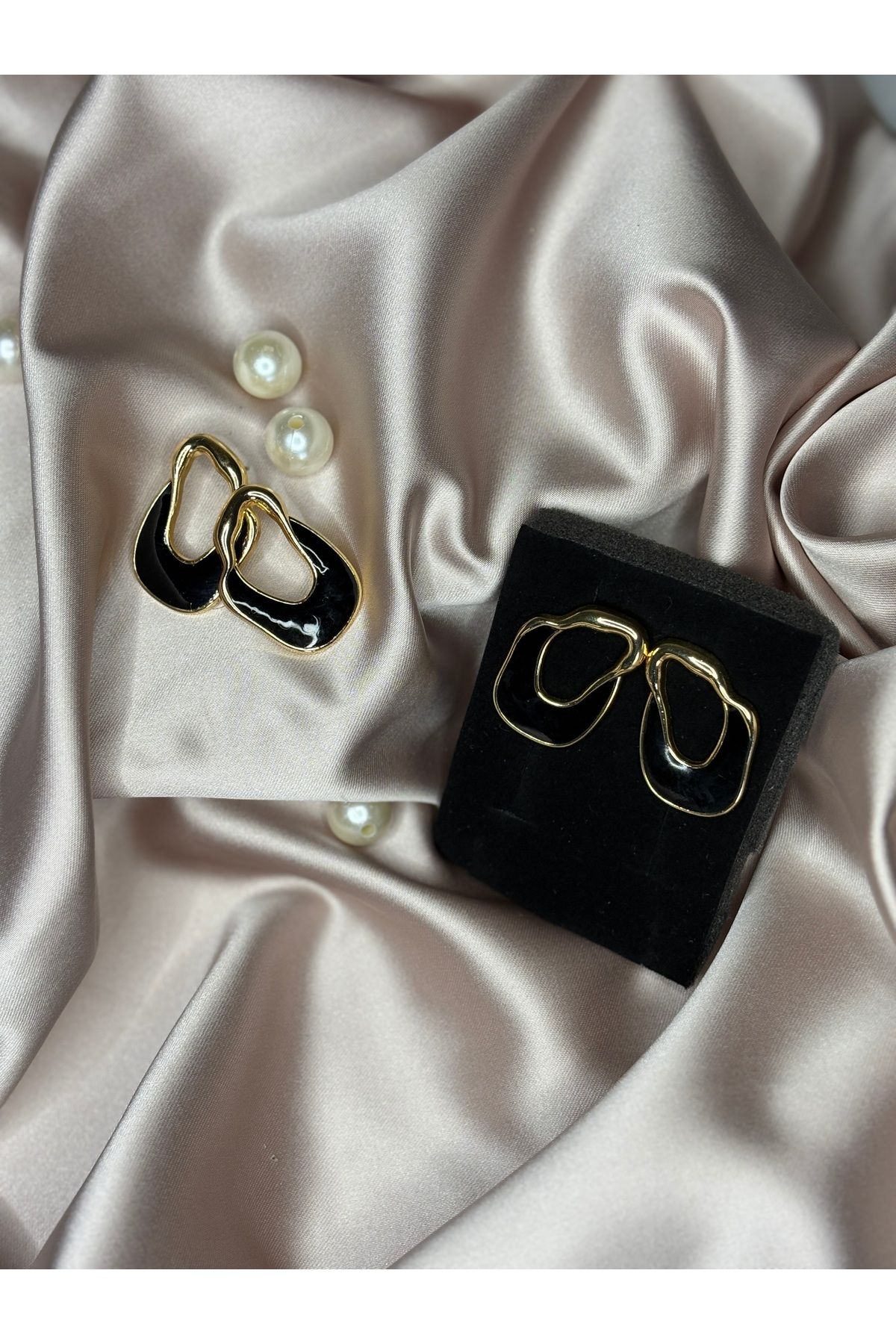 NİSDUAS Siyah Gold Asimetrik Modern Küpe